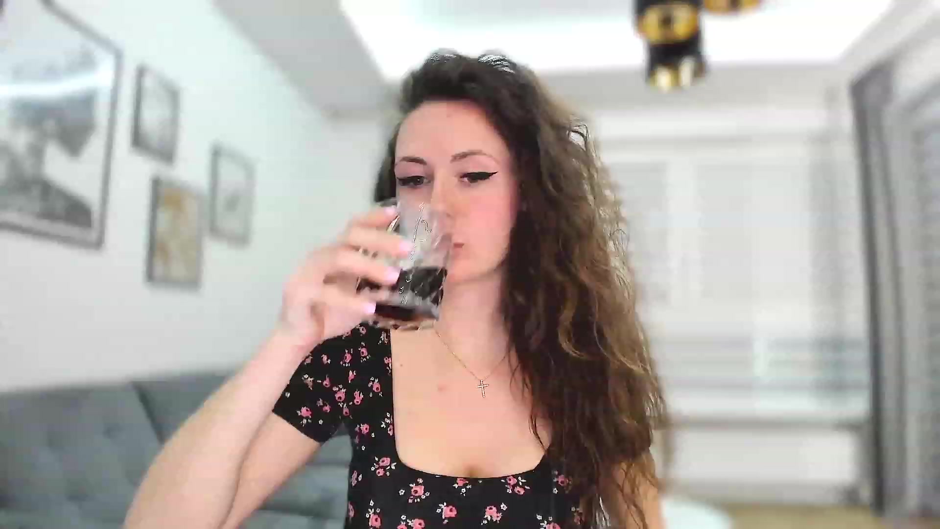 Gallery image thumbnail from Amber_Fry's myfreecams stream on, 04/20/2023, 21:13 image 1 of 20