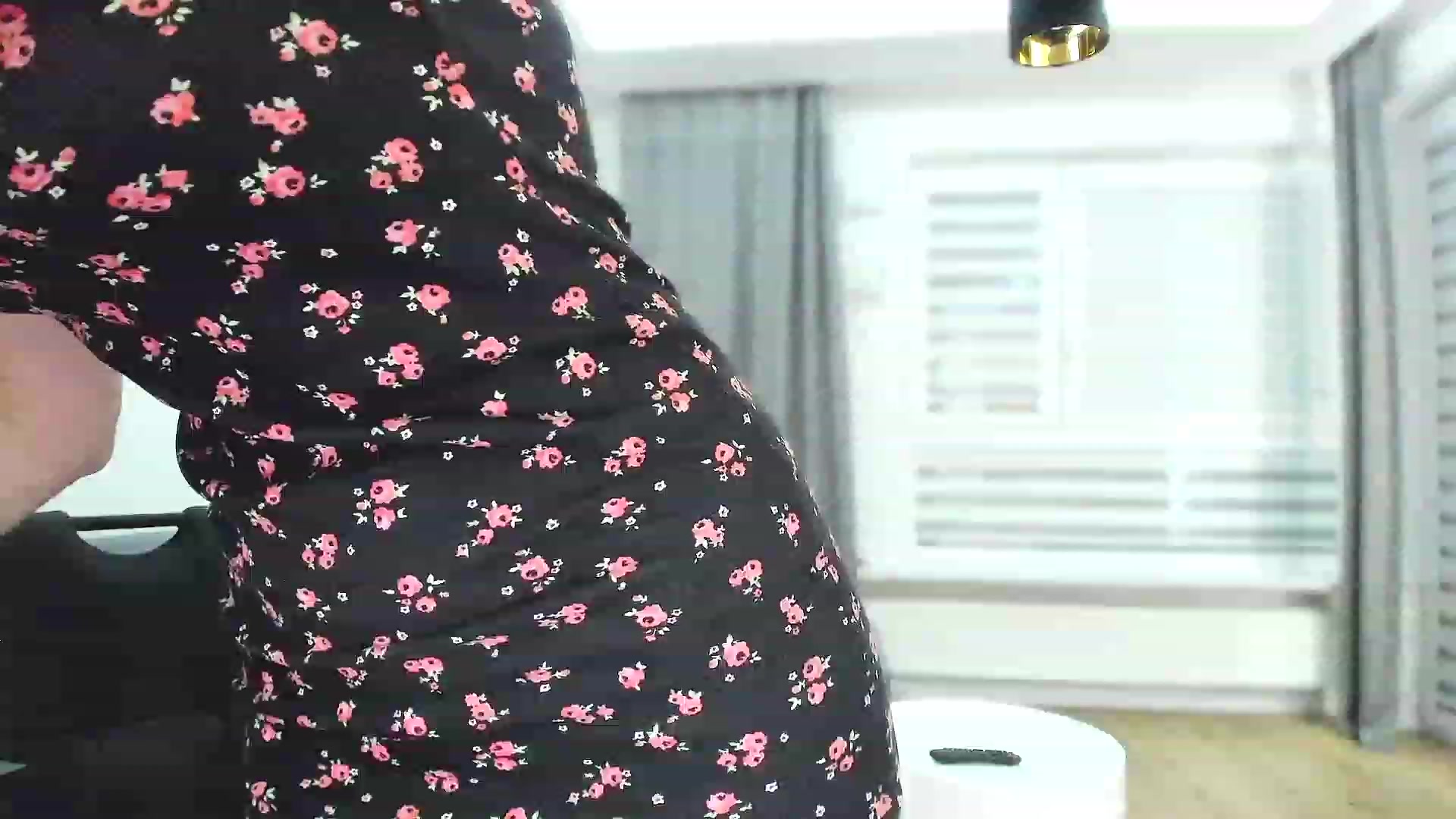 Gallery image thumbnail from Amber_Fry's myfreecams stream on, 04/20/2023, 21:13 image 5 of 20