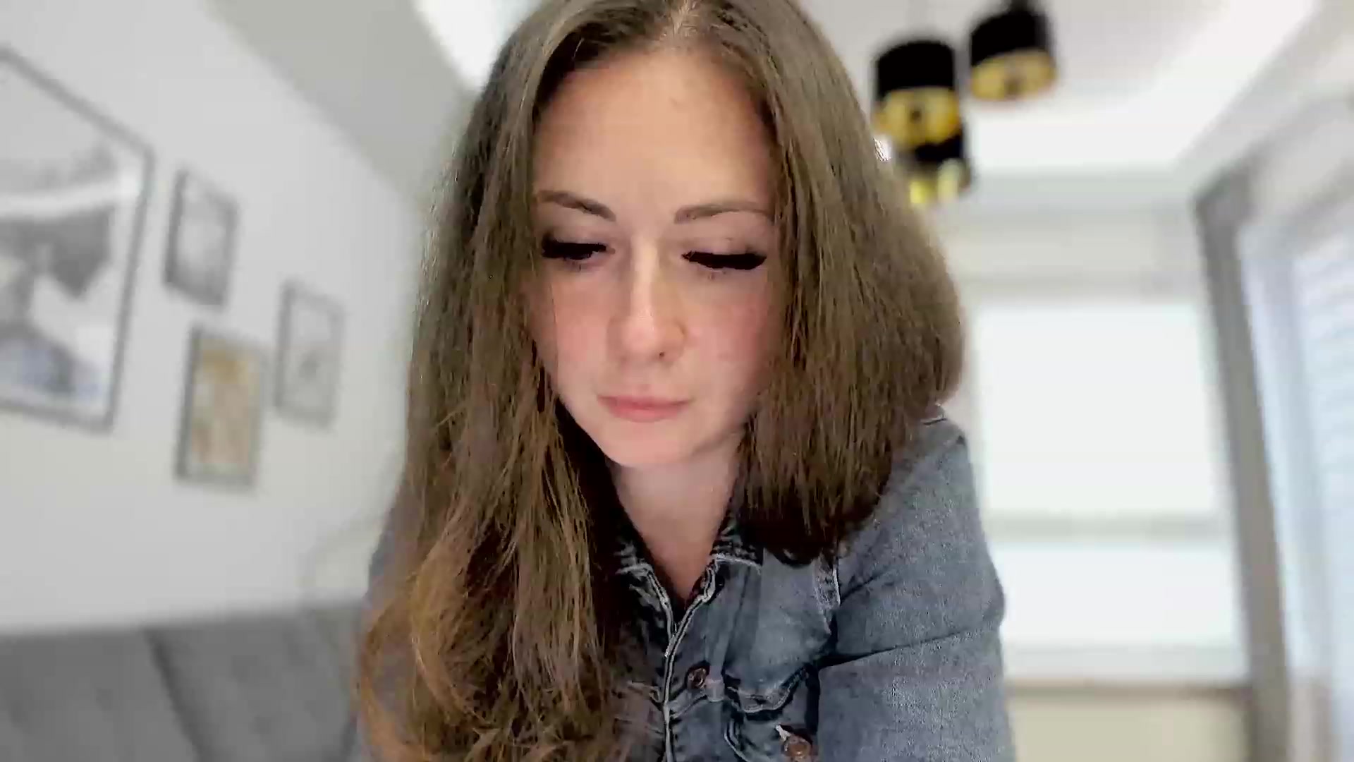 Gallery image thumbnail from Amber_Fry's myfreecams stream on, 04/22/2023, 17:55 image 10 of 20
