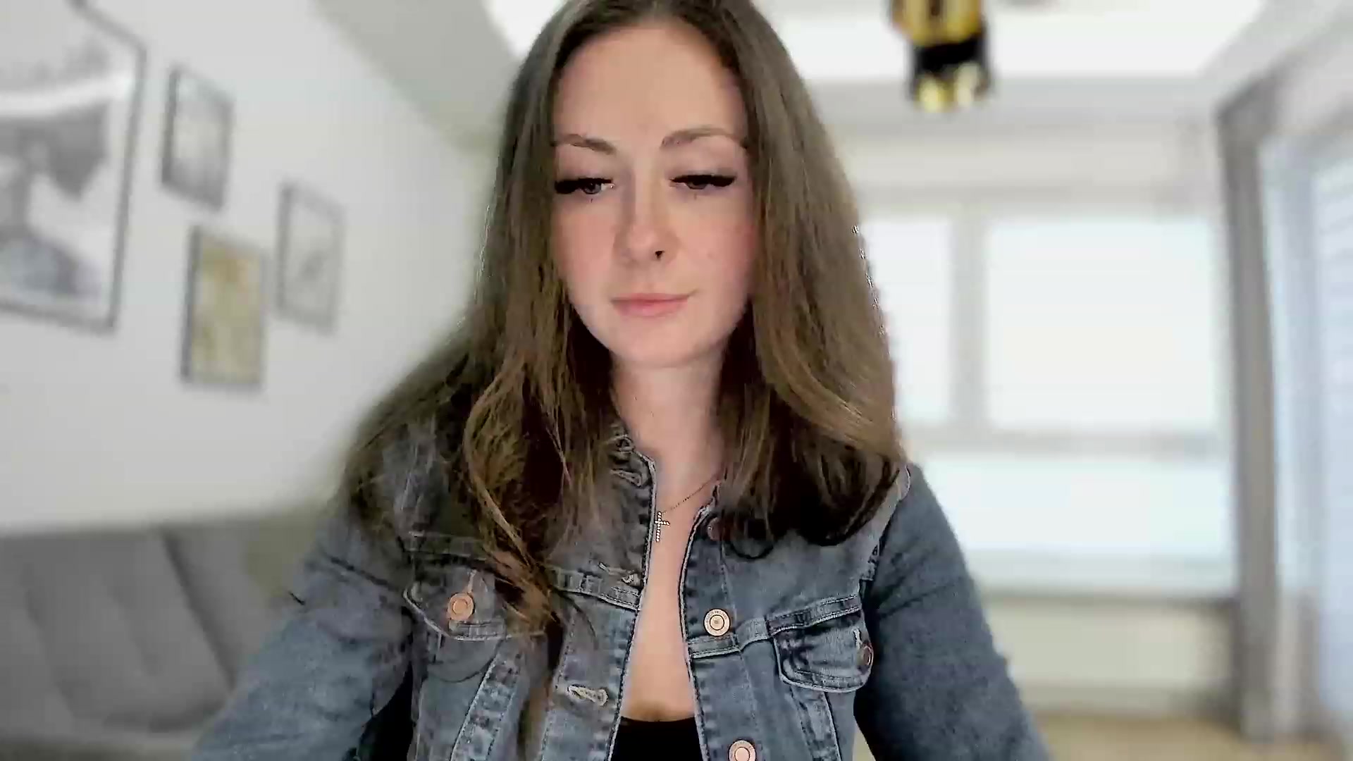 Gallery image thumbnail from Amber_Fry's myfreecams stream on, 04/22/2023, 17:55 image 14 of 20