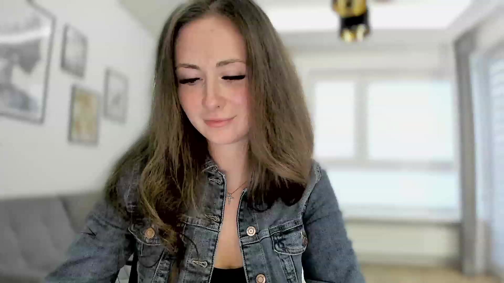 Gallery image thumbnail from Amber_Fry's myfreecams stream on, 04/22/2023, 17:55 image 15 of 20