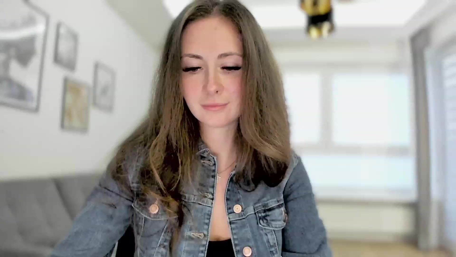 Gallery image thumbnail from Amber_Fry's myfreecams stream on, 04/22/2023, 17:55 image 17 of 20
