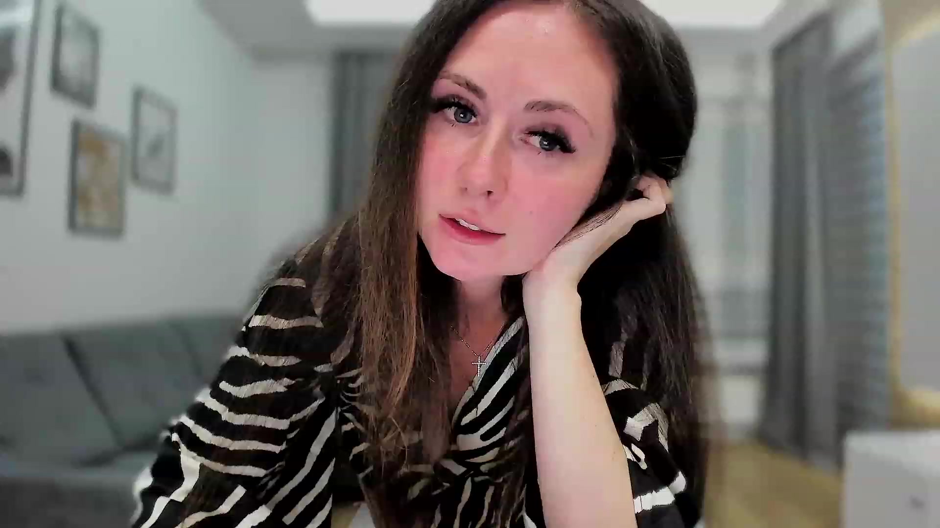 Gallery image thumbnail from Amber_Fry's myfreecams stream on, 04/26/2023, 19:52 image 15 of 20
