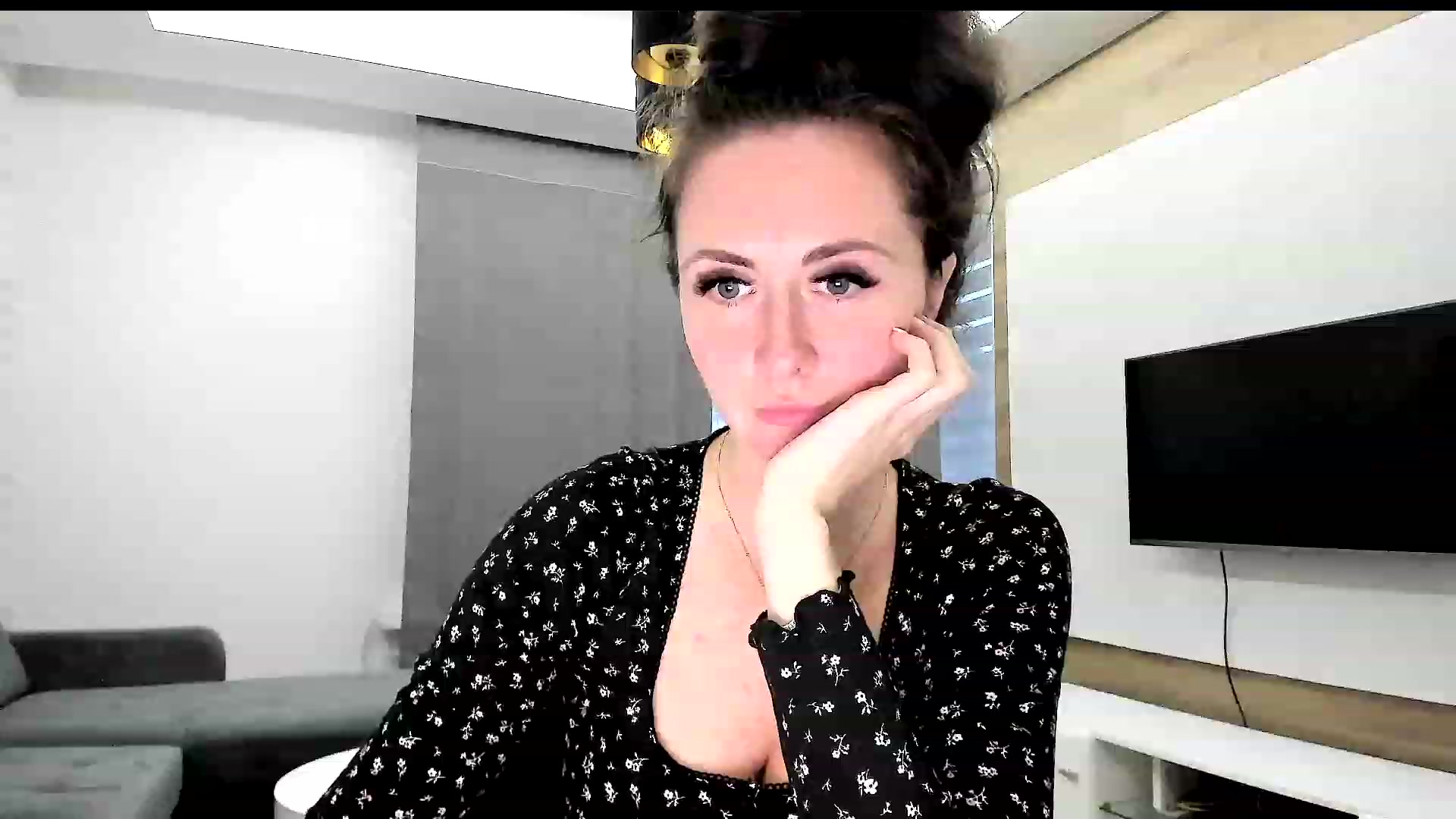 Gallery image thumbnail from Amber_Fry's myfreecams stream on, 05/02/2023, 18:10 image 17 of 20
