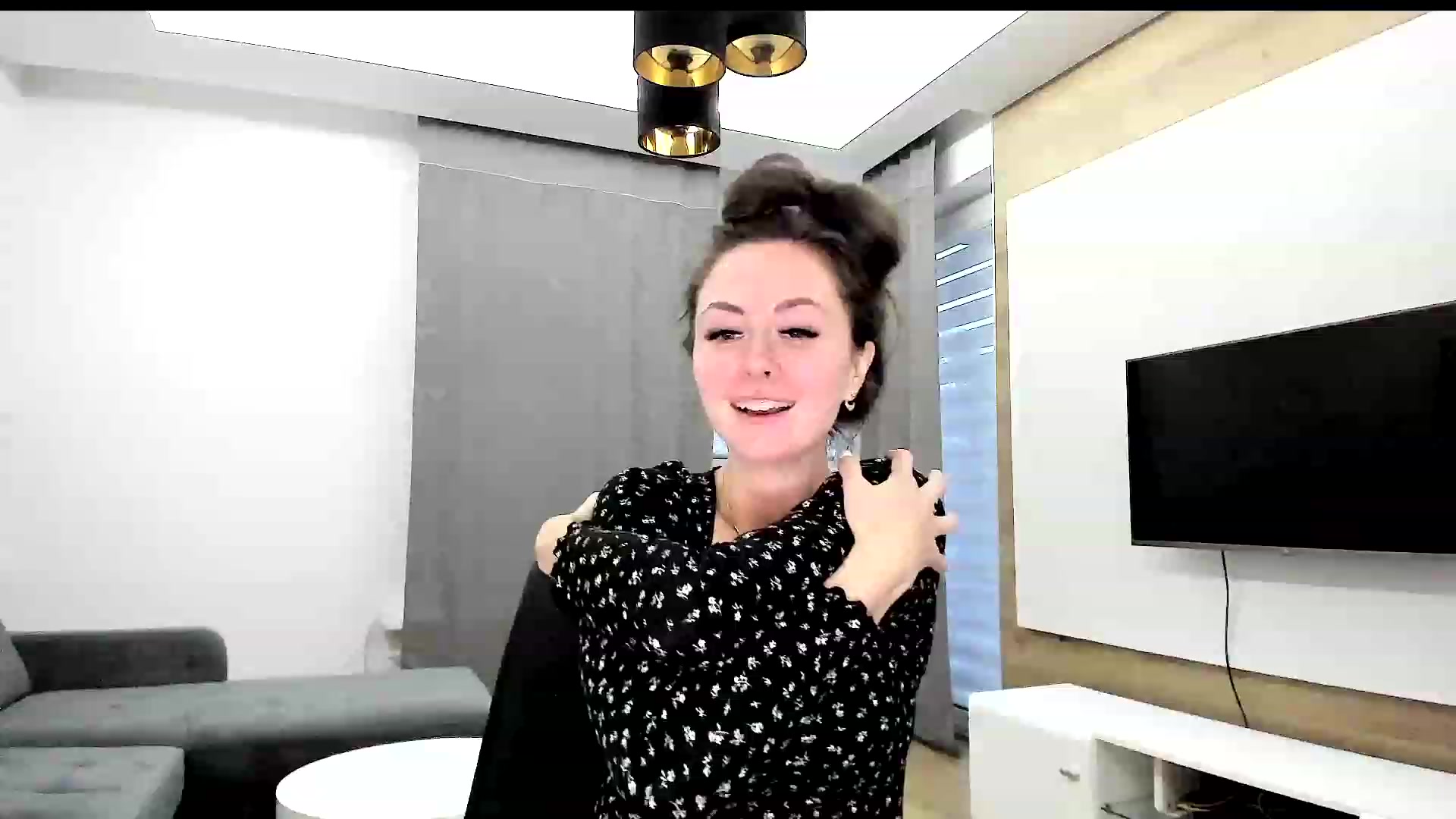Gallery image thumbnail from Amber_Fry's myfreecams stream on, 05/02/2023, 18:10 image 18 of 20
