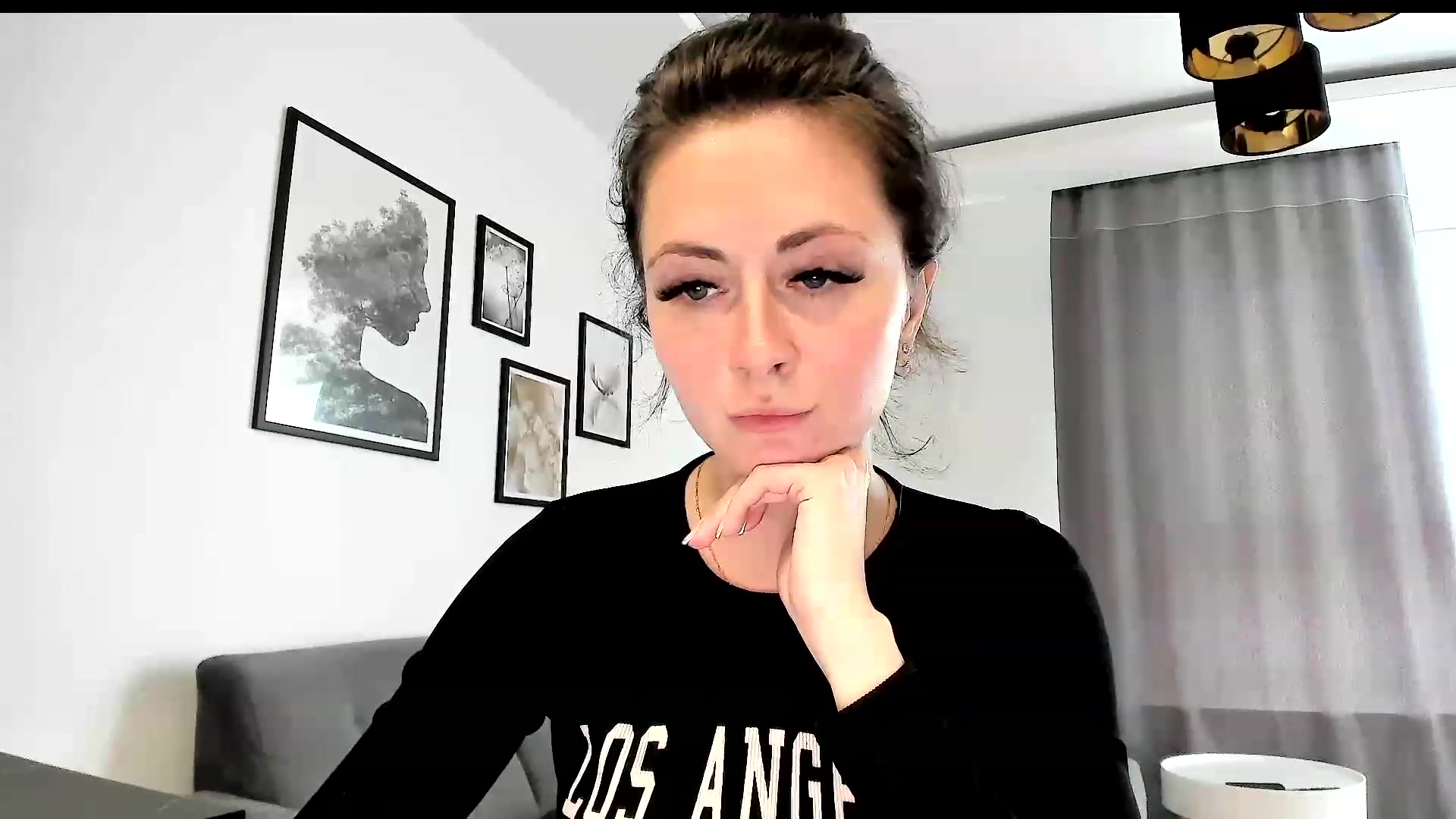 Gallery image thumbnail from Amber_Fry's myfreecams stream on, 05/26/2023, 17:13 image 14 of 20