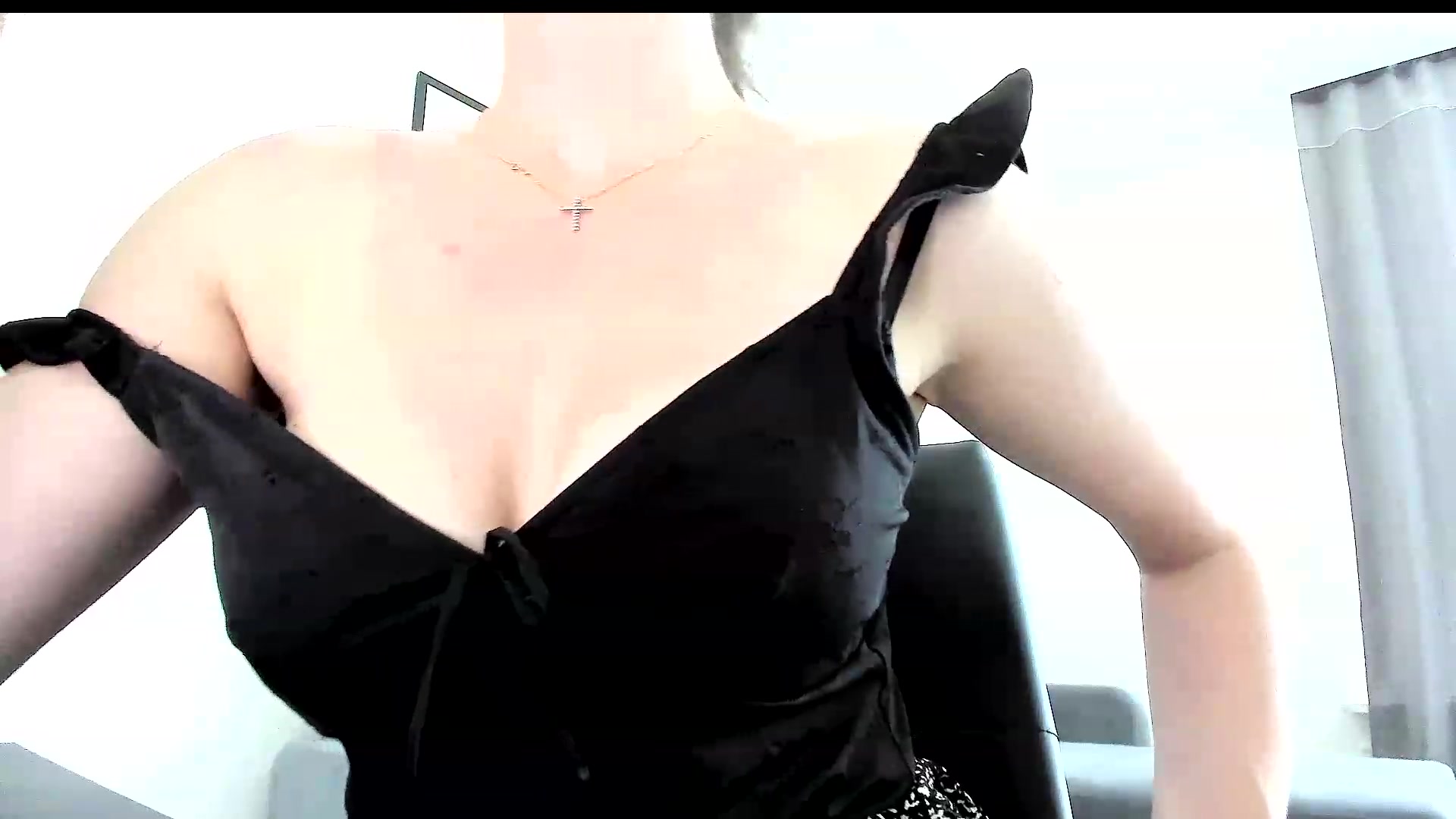 Gallery image thumbnail from Amber_Fry's myfreecams stream on, 06/01/2023, 15:25 image 12 of 20
