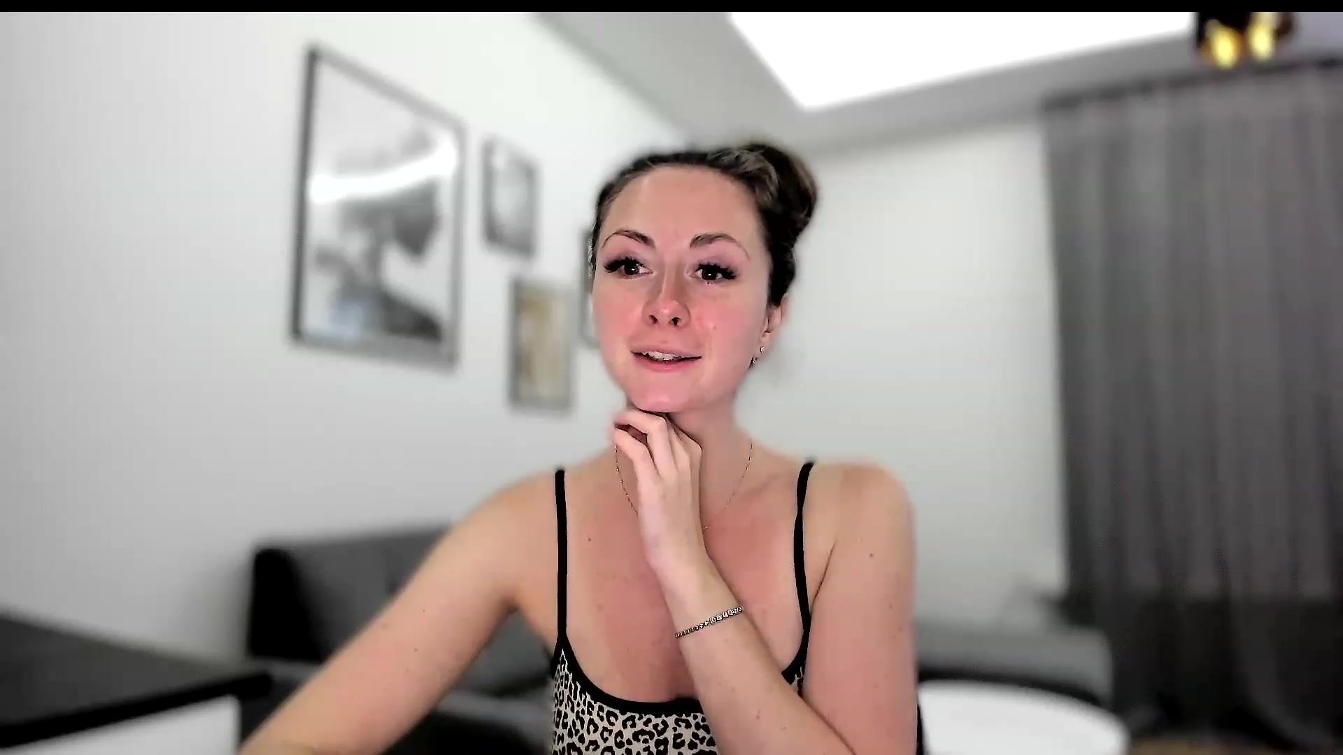 Gallery image thumbnail from Amber_Fry's myfreecams stream on, 06/07/2023, 19:30 image 15 of 20