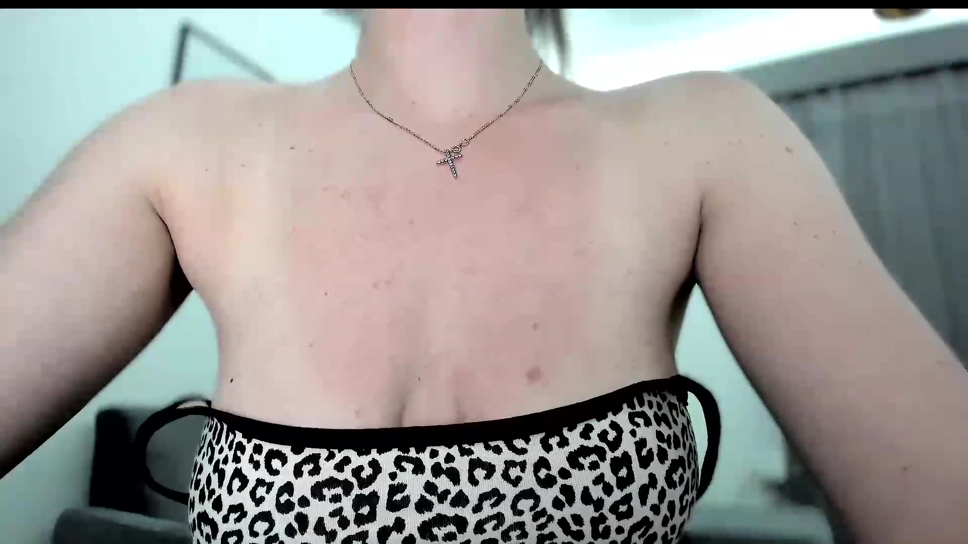 Gallery image thumbnail from Amber_Fry's myfreecams stream on, 06/07/2023, 19:30 image 18 of 20