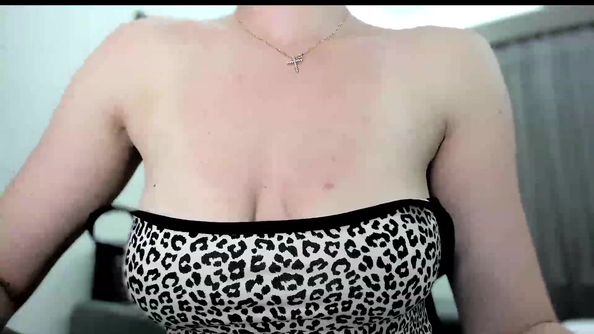 Gallery image thumbnail from Amber_Fry's myfreecams stream on, 06/07/2023, 19:40 image 11 of 20