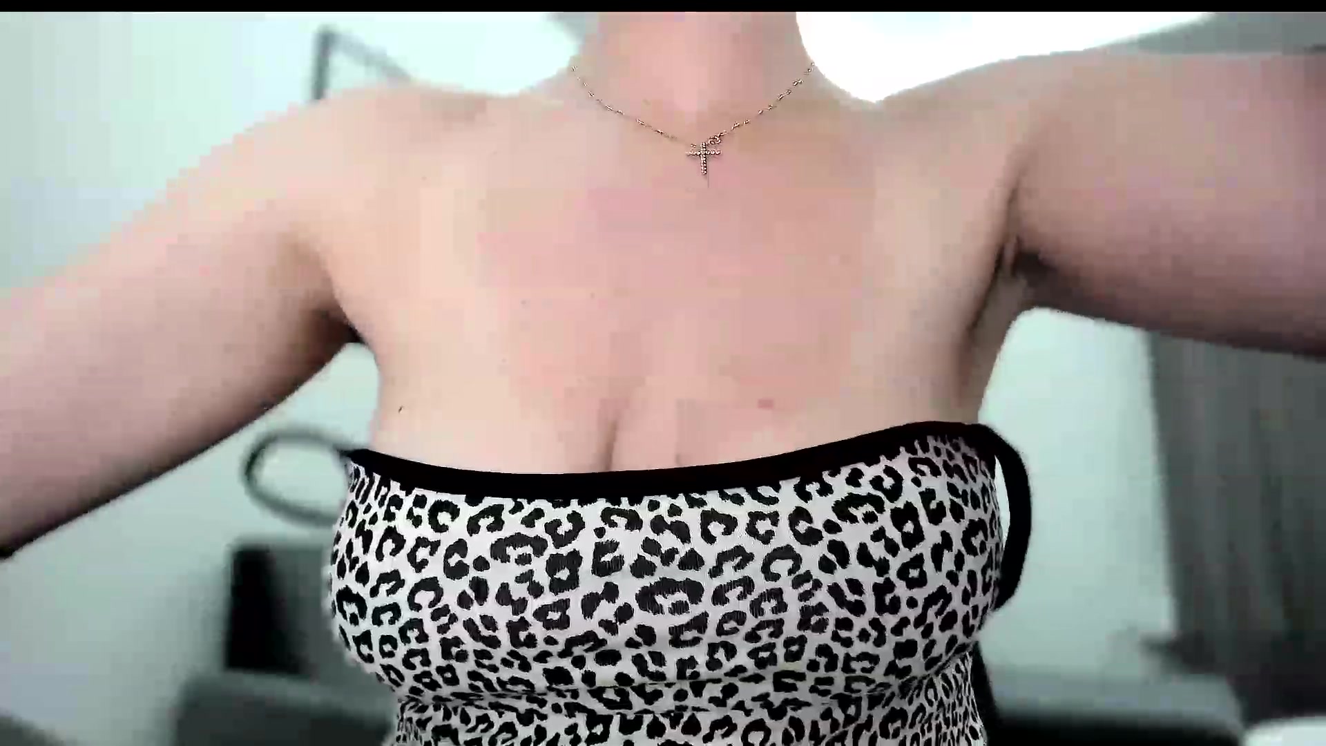 Gallery image thumbnail from Amber_Fry's myfreecams stream on, 06/07/2023, 19:40 image 9 of 20
