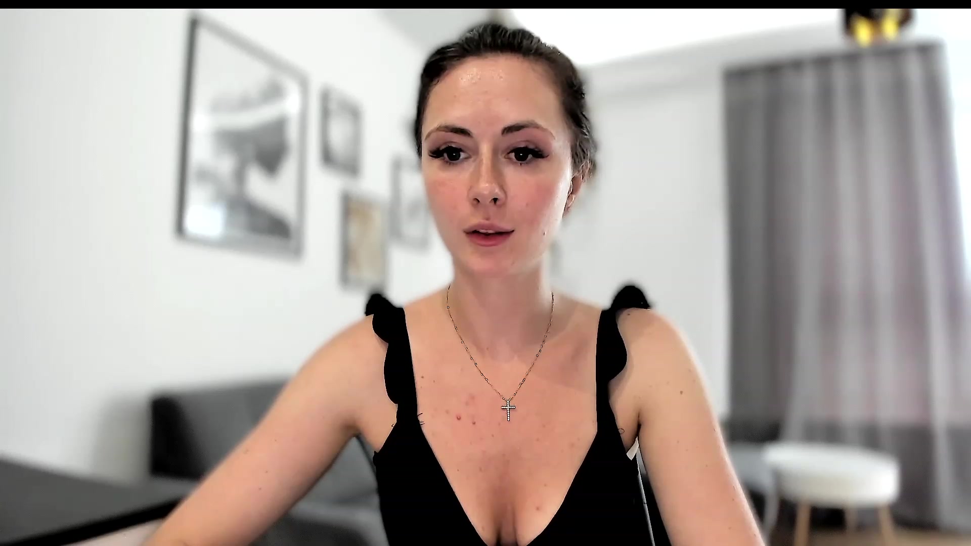 Gallery image thumbnail from Amber_Fry's myfreecams stream on, 06/09/2023, 17:08 image 15 of 20