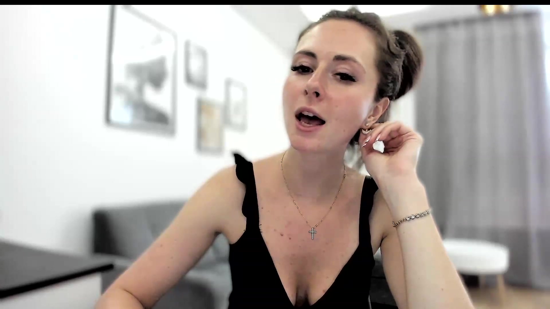 Gallery image thumbnail from Amber_Fry's myfreecams stream on, 06/09/2023, 18:23 image 18 of 20
