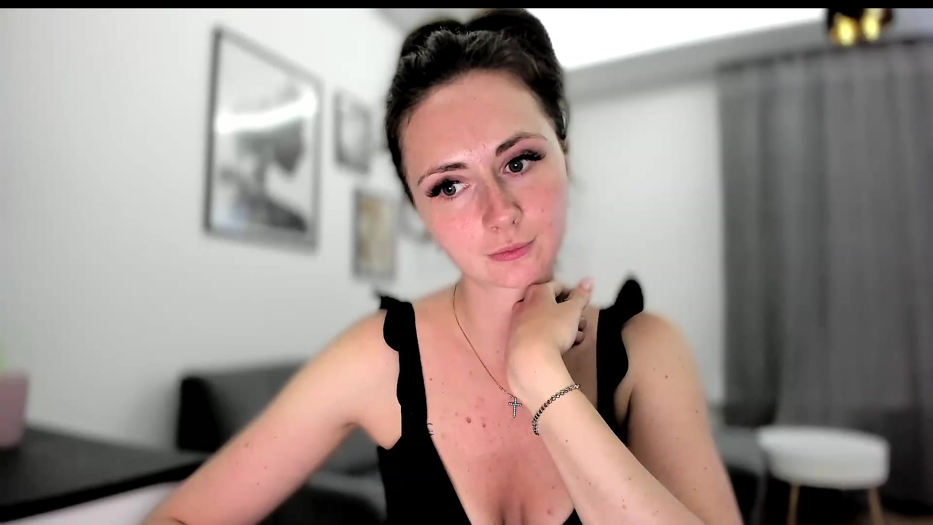 Gallery image thumbnail from Amber_Fry's myfreecams stream on, 06/09/2023, 19:20 image 7 of 20