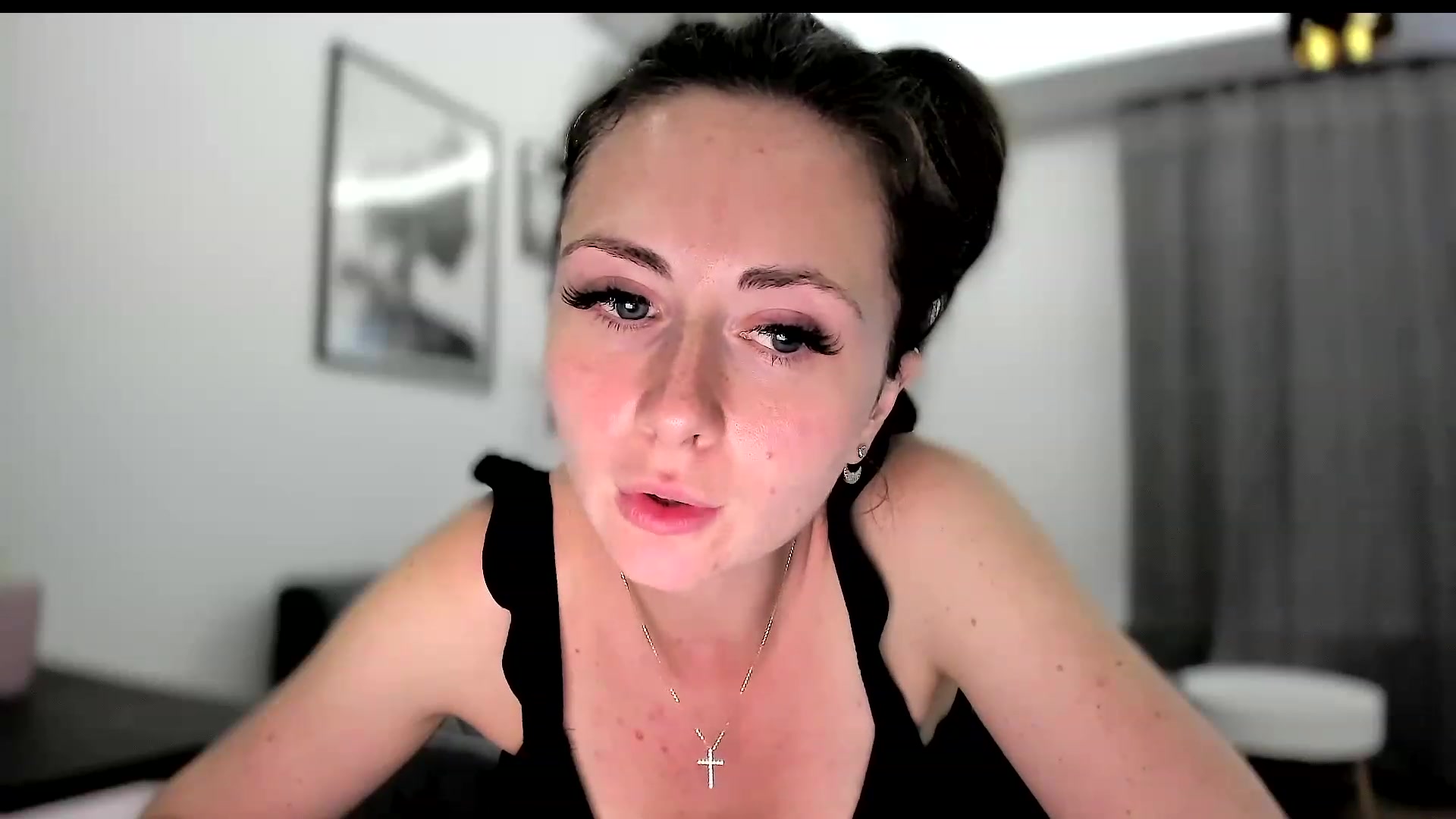 Gallery image thumbnail from Amber_Fry's myfreecams stream on, 06/09/2023, 19:20 image 8 of 20
