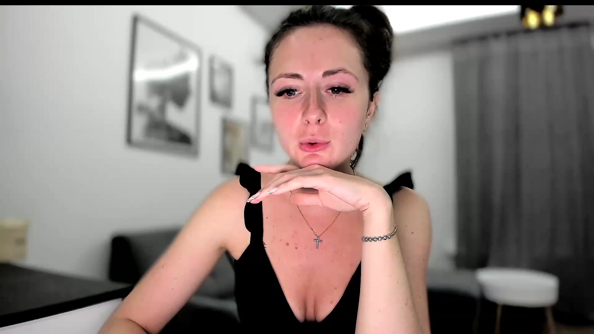 Gallery image thumbnail from Amber_Fry's myfreecams stream on, 06/09/2023, 19:20 image 19 of 20