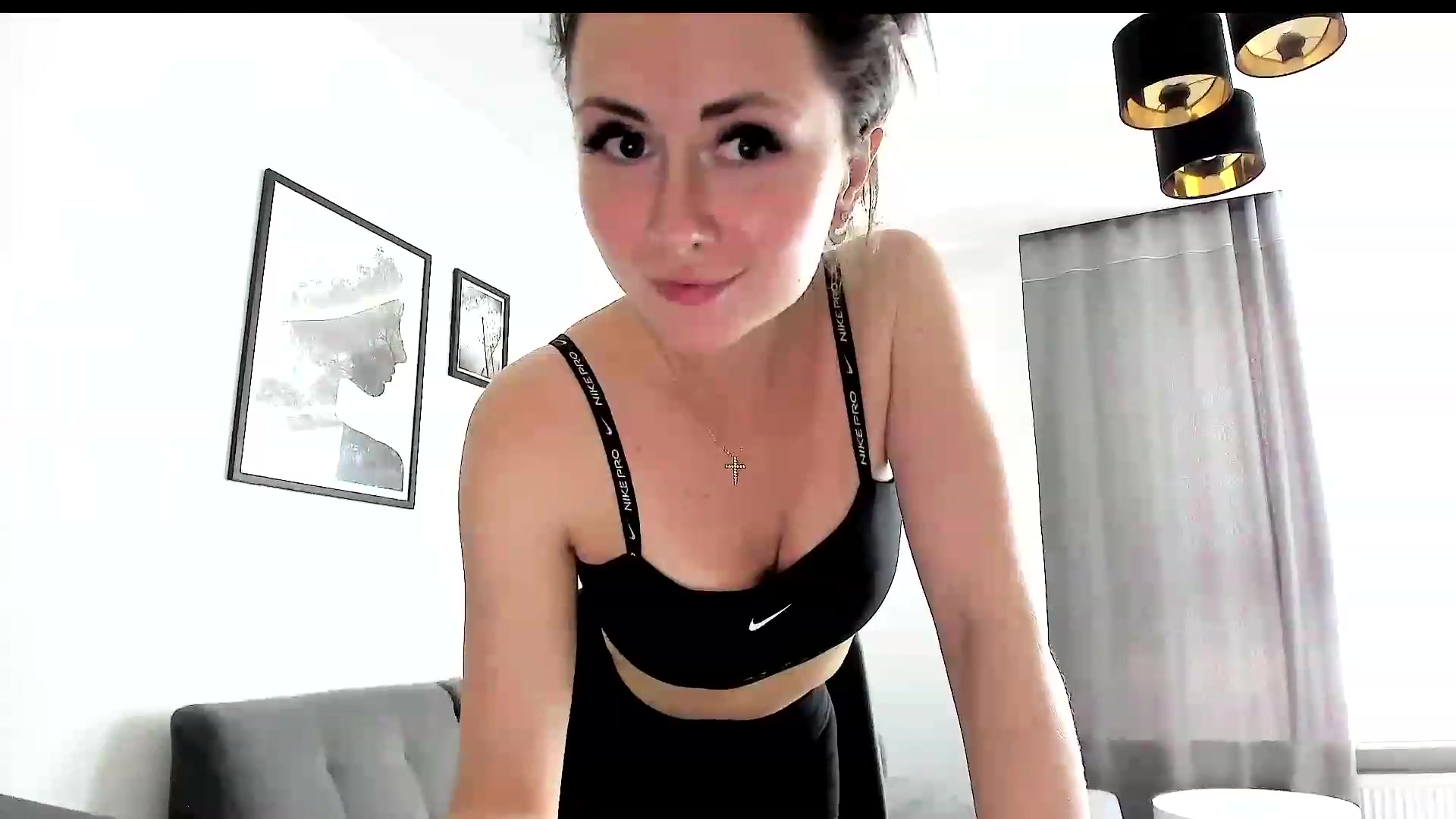Gallery image thumbnail from Amber_Fry's myfreecams stream on, 06/10/2023, 13:43 image 13 of 20