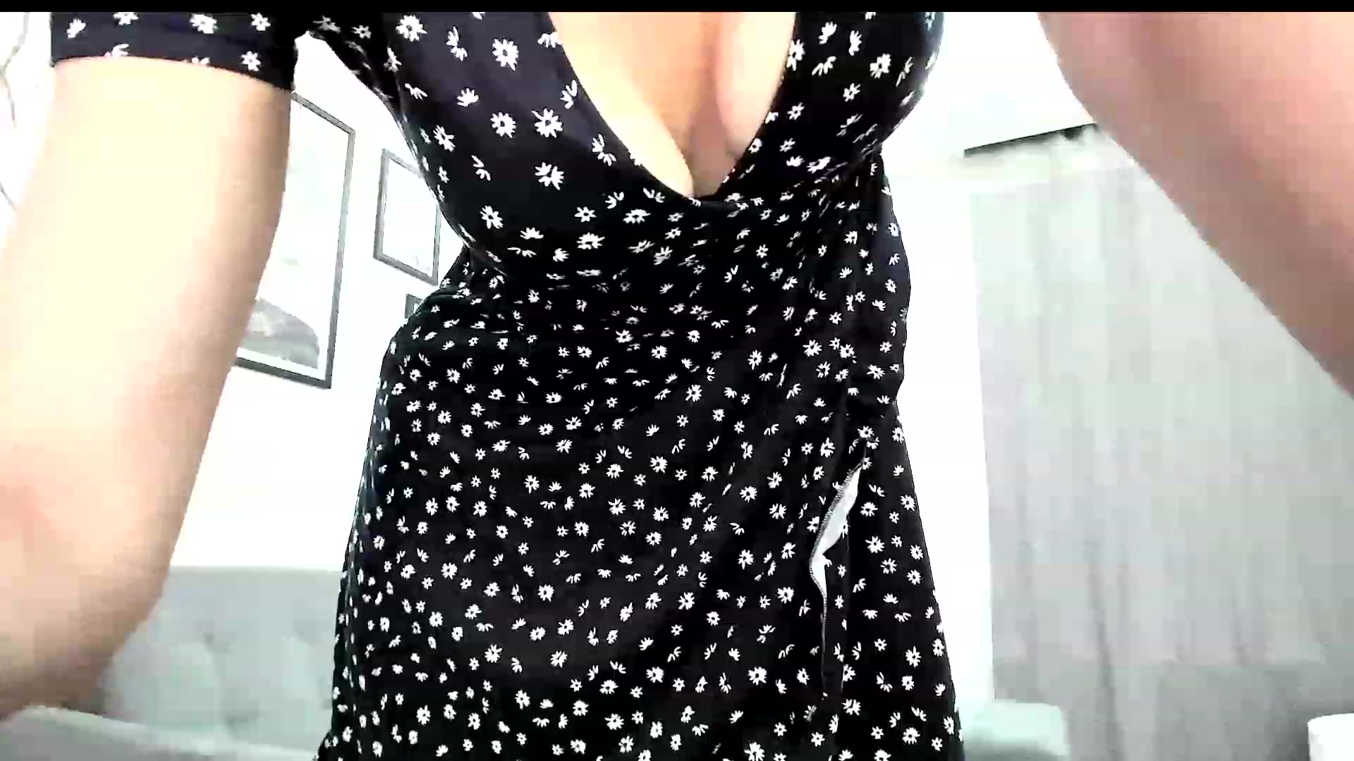 Gallery image thumbnail from Amber_Fry's myfreecams stream on, 08/03/2023, 18:54 image 11 of 20