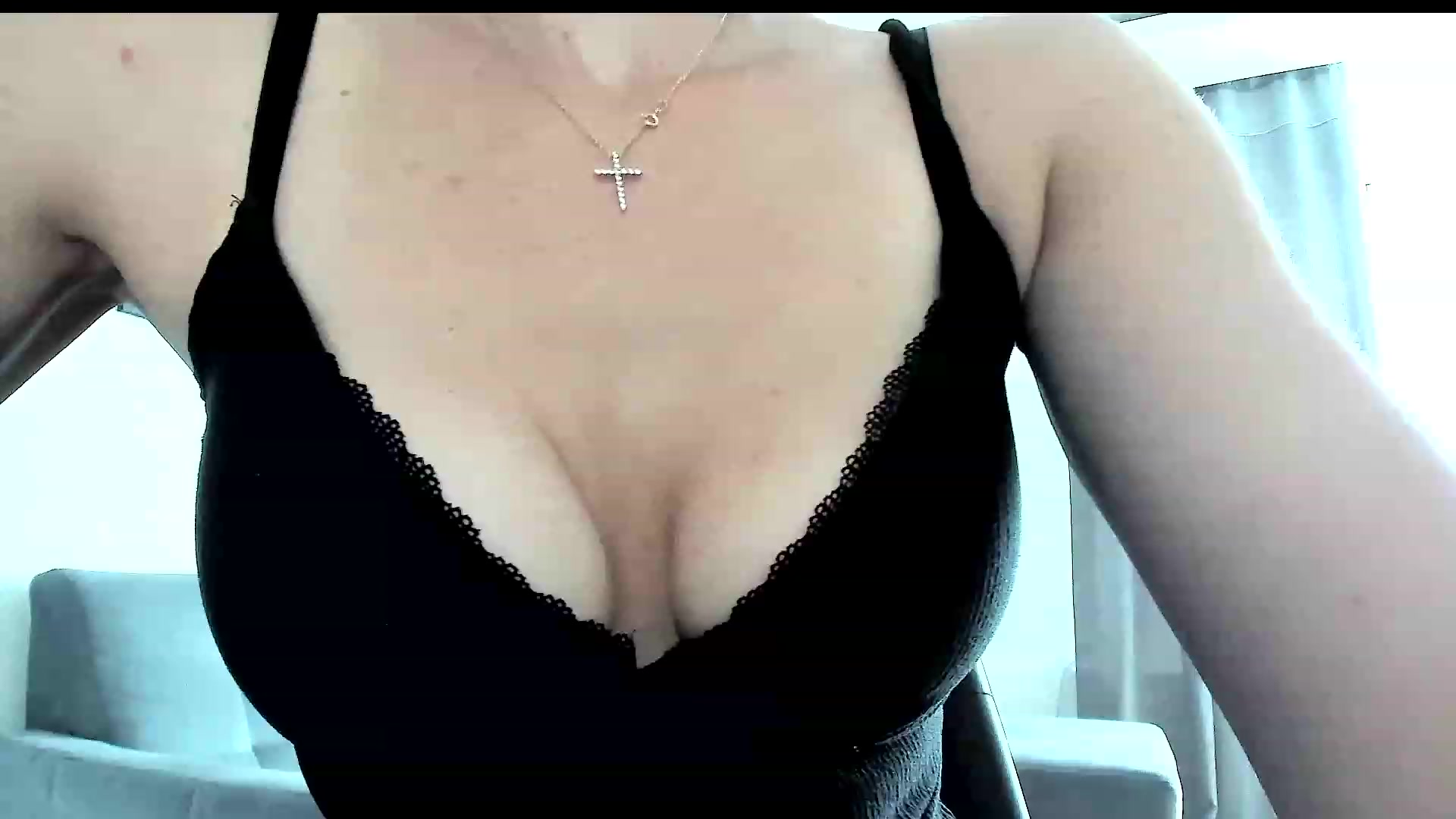 Gallery image thumbnail from Amber_Fry's myfreecams stream on, 08/04/2023, 13:48 image 17 of 20