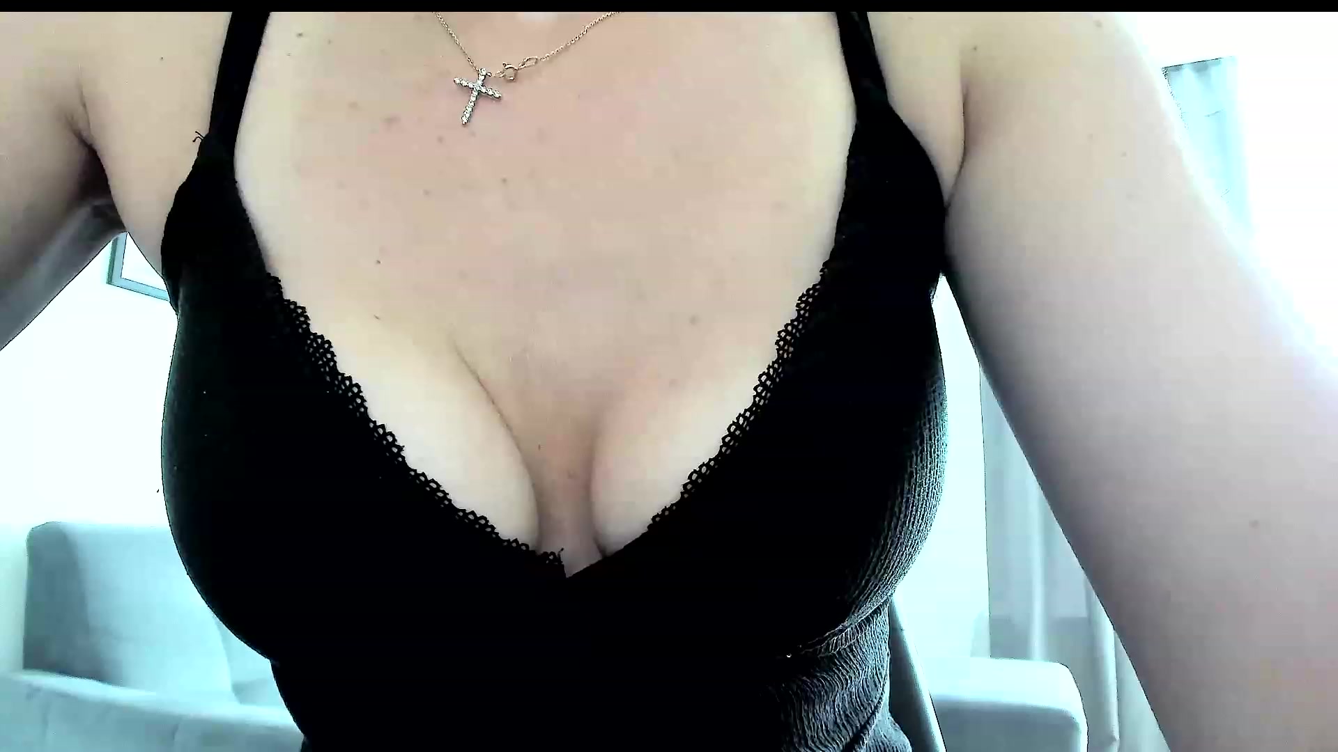 Gallery image thumbnail from Amber_Fry's myfreecams stream on, 08/04/2023, 13:48 image 16 of 20