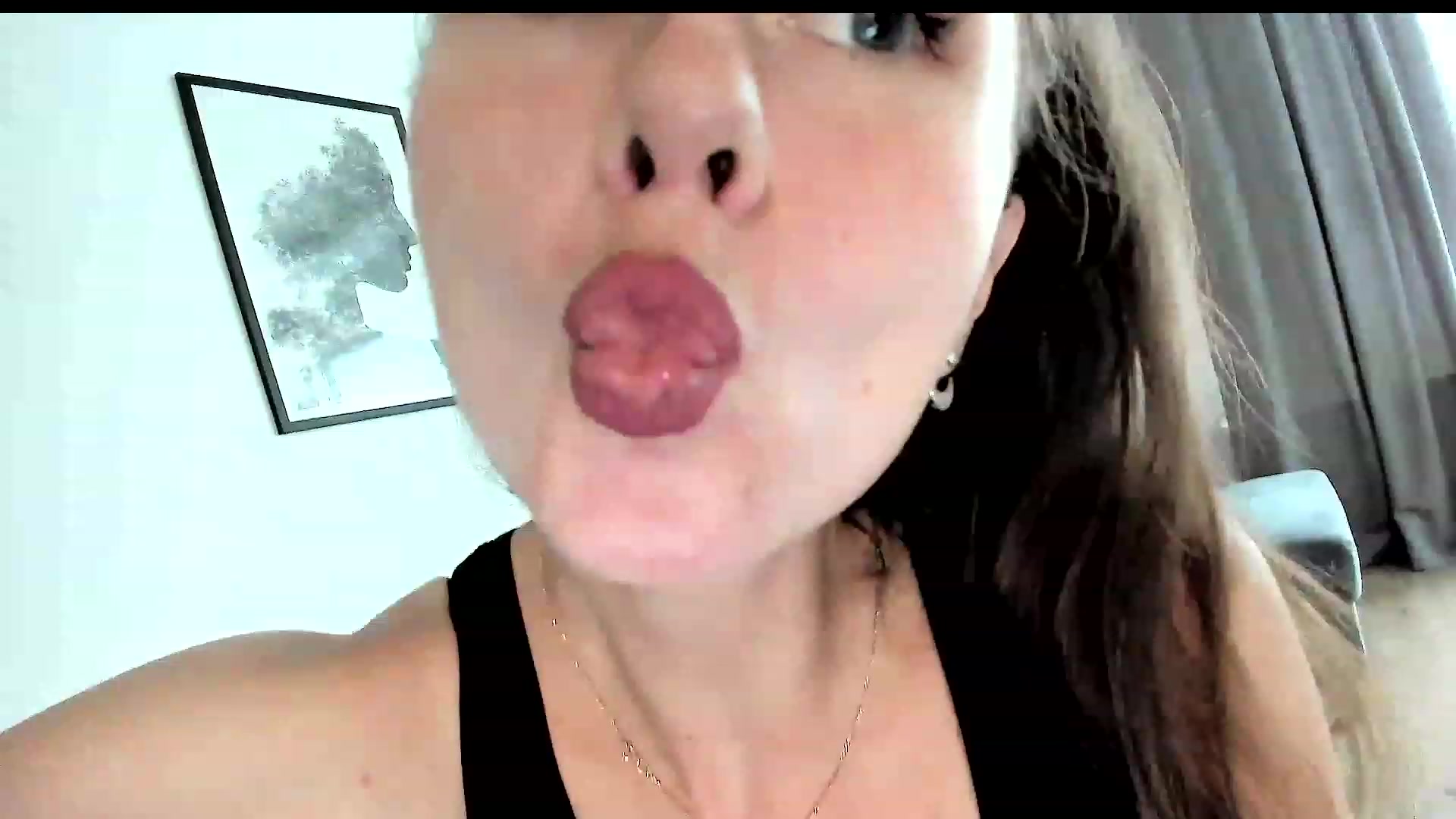 Gallery image thumbnail from Amber_Fry's myfreecams stream on, 08/05/2023, 13:52 image 11 of 20