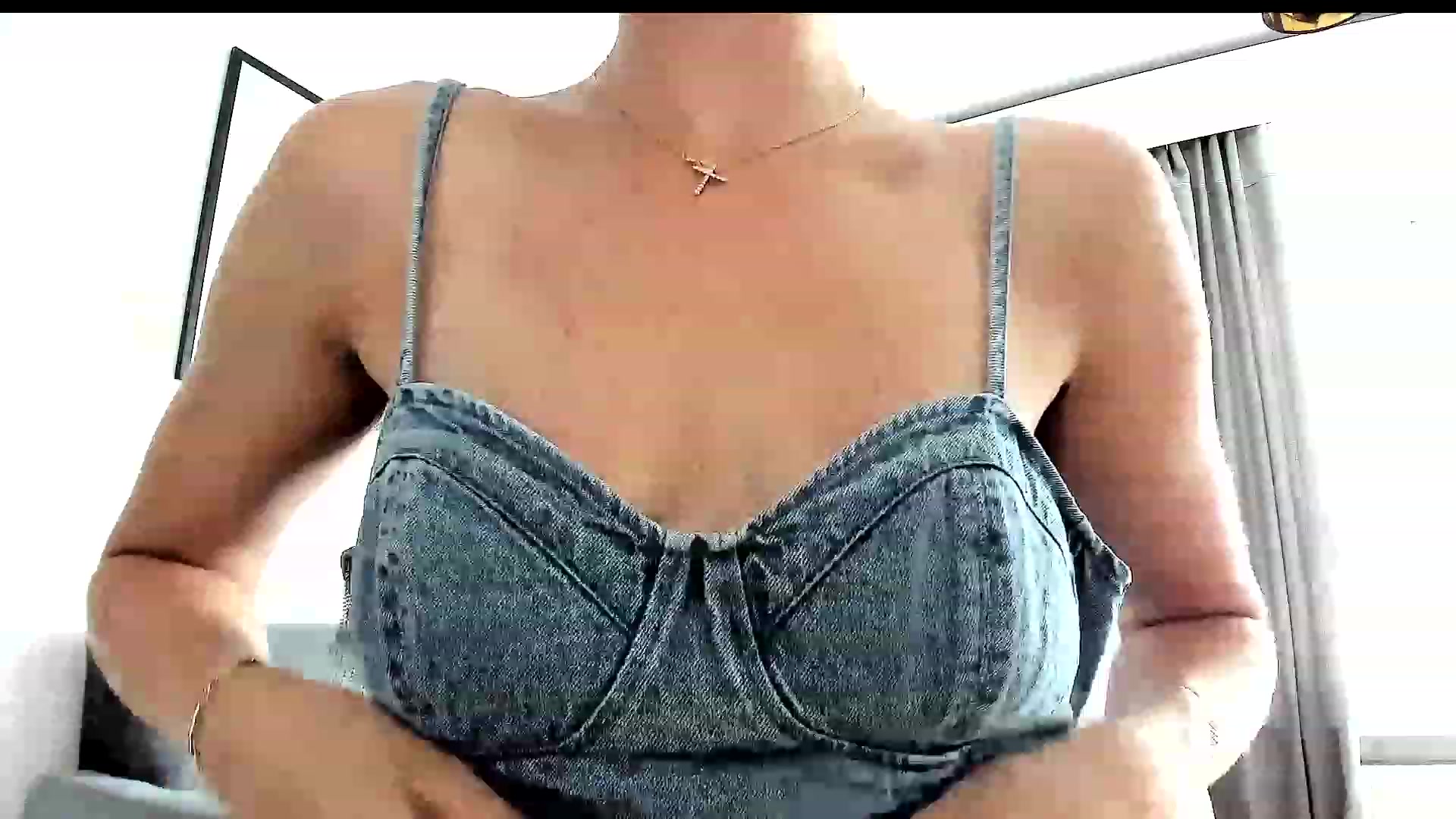 Gallery image thumbnail from Amber_Fry's myfreecams stream on, 08/16/2023, 12:42 image 16 of 20