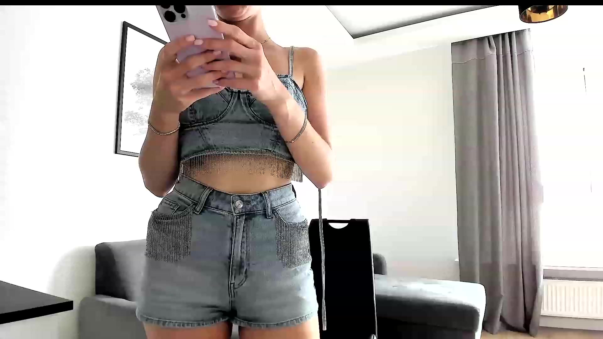 Gallery image thumbnail from Amber_Fry's myfreecams stream on, 08/16/2023, 12:42 image 15 of 20