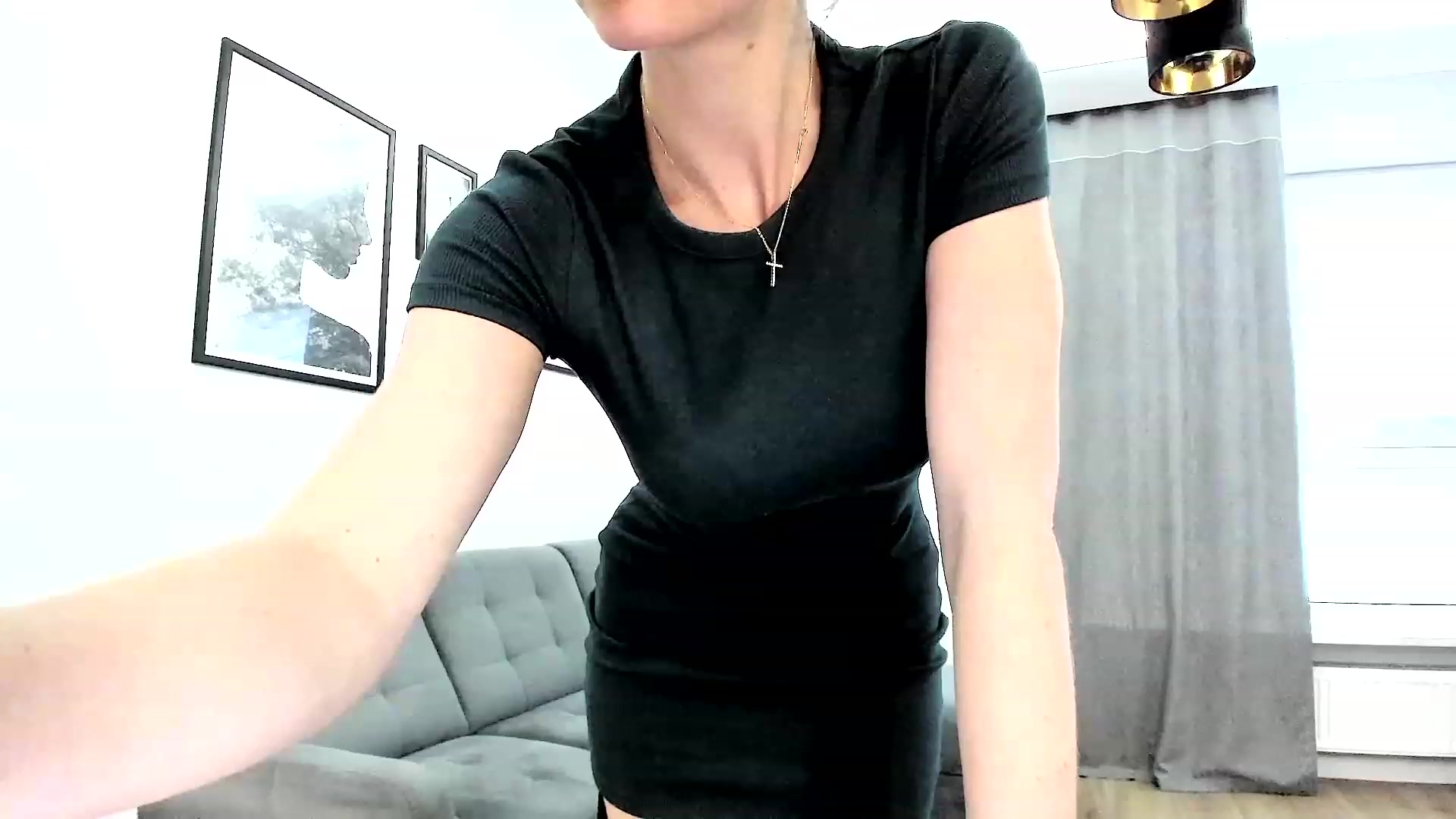 Gallery image thumbnail from Amber_Fry's myfreecams stream on, 10/06/2023, 15:51 image 9 of 20