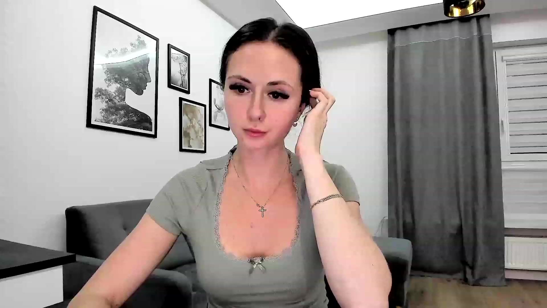 Gallery image thumbnail from Amber_Fry's myfreecams stream on, 10/19/2023, 18:04 image 16 of 20