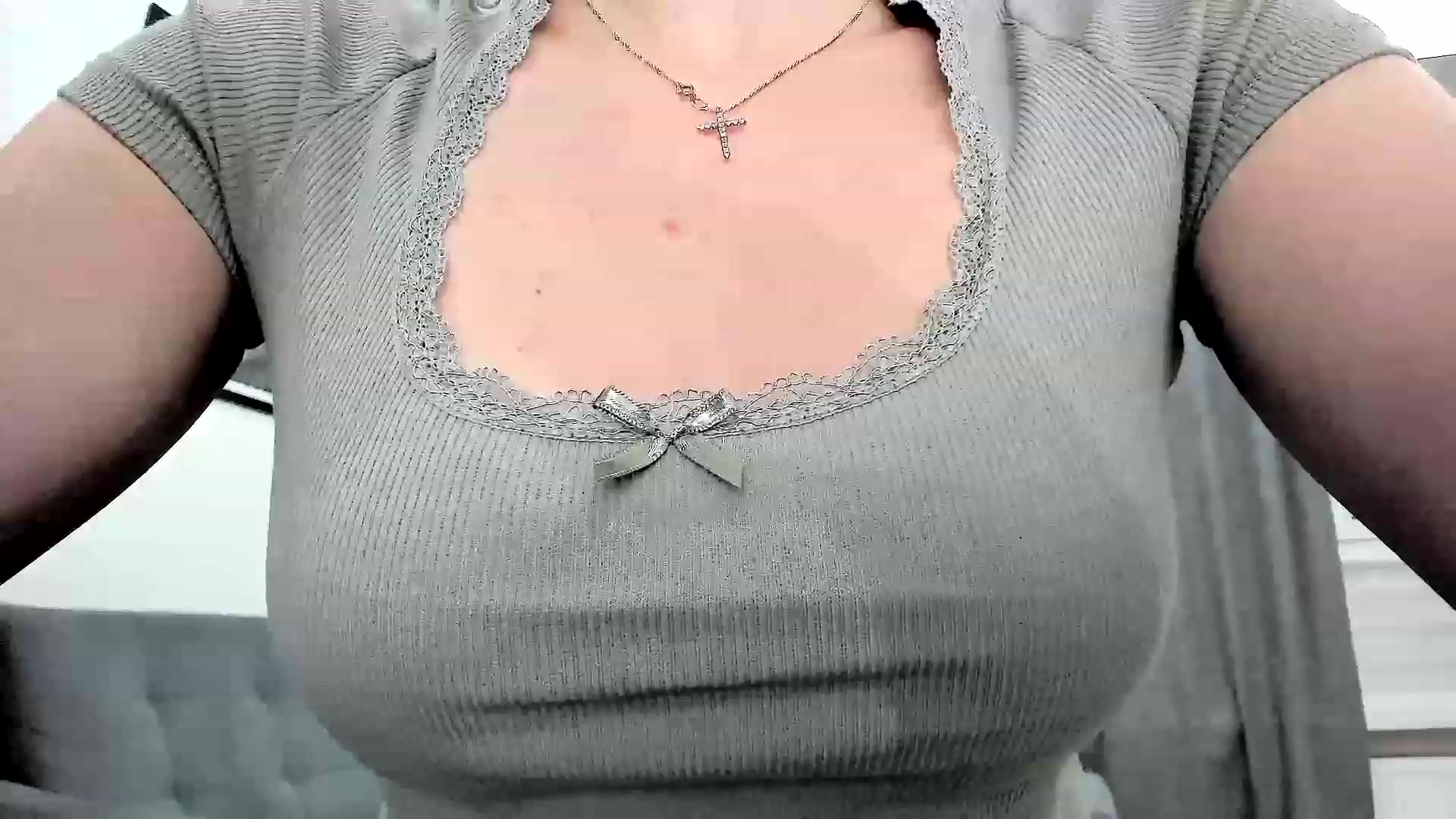 Gallery image thumbnail from Amber_Fry's myfreecams stream on, 10/19/2023, 18:15 image 8 of 20