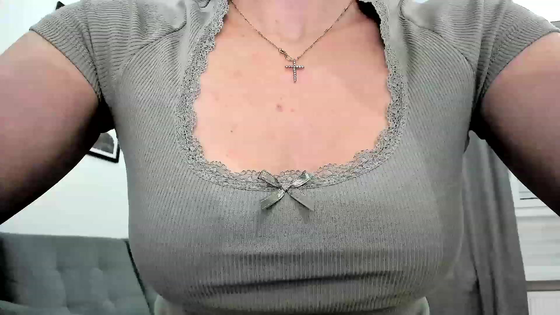 Gallery image thumbnail from Amber_Fry's myfreecams stream on, 10/19/2023, 18:15 image 12 of 20