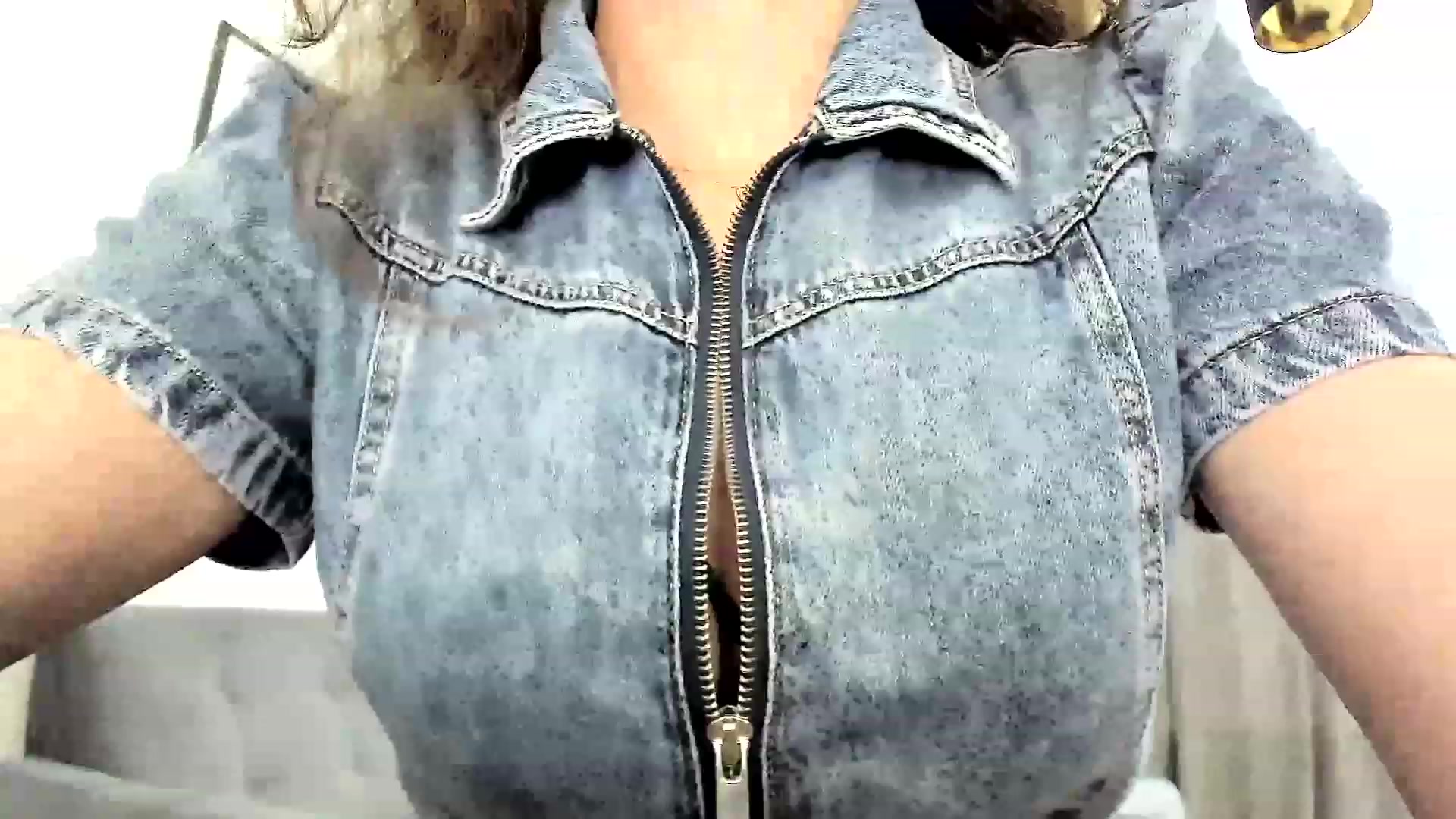 Gallery image thumbnail from Amber_Fry's myfreecams stream on, 10/26/2023, 14:40 image 3 of 20