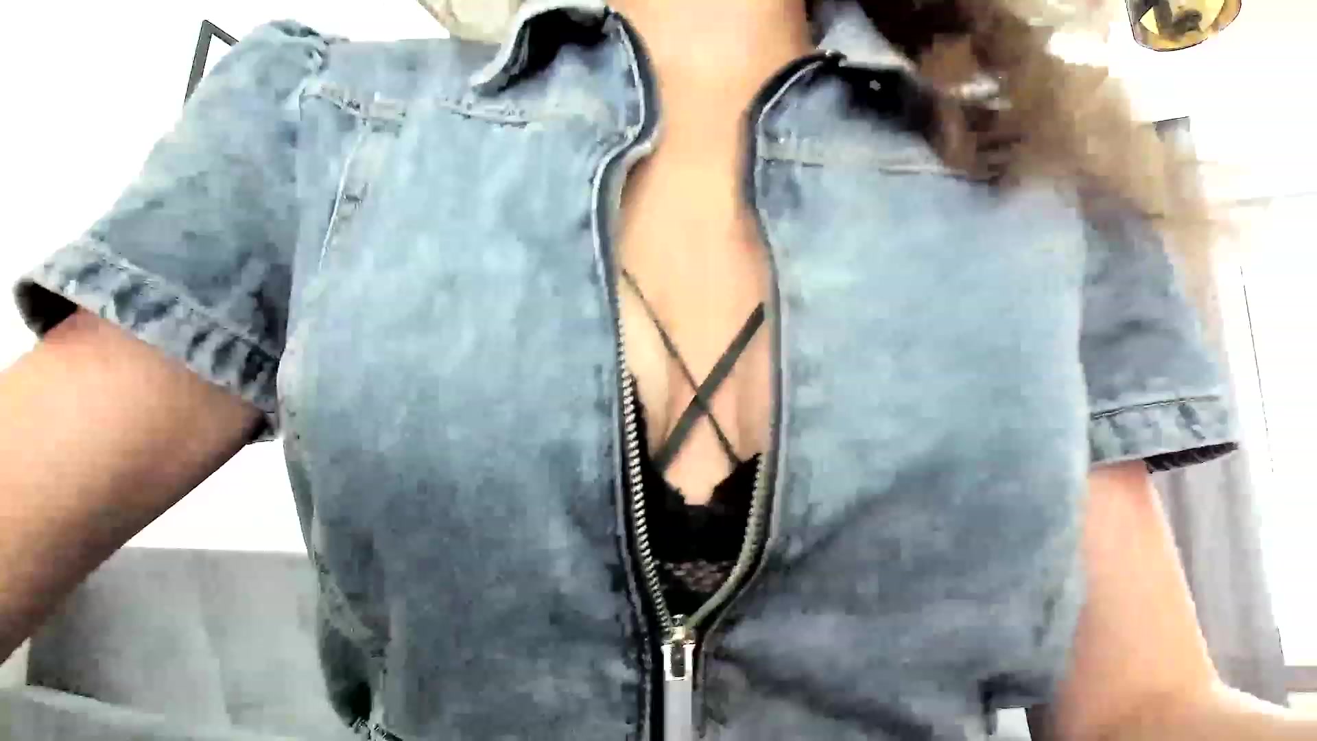Gallery image thumbnail from Amber_Fry's myfreecams stream on, 10/26/2023, 14:40 image 5 of 20