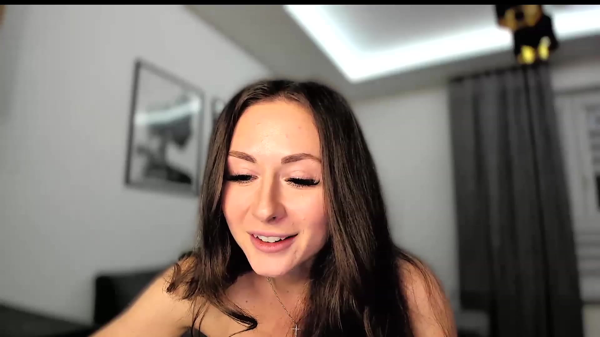 Gallery image thumbnail from Amber_Fry's myfreecams stream on, 11/12/2023, 16:31 image 4 of 20