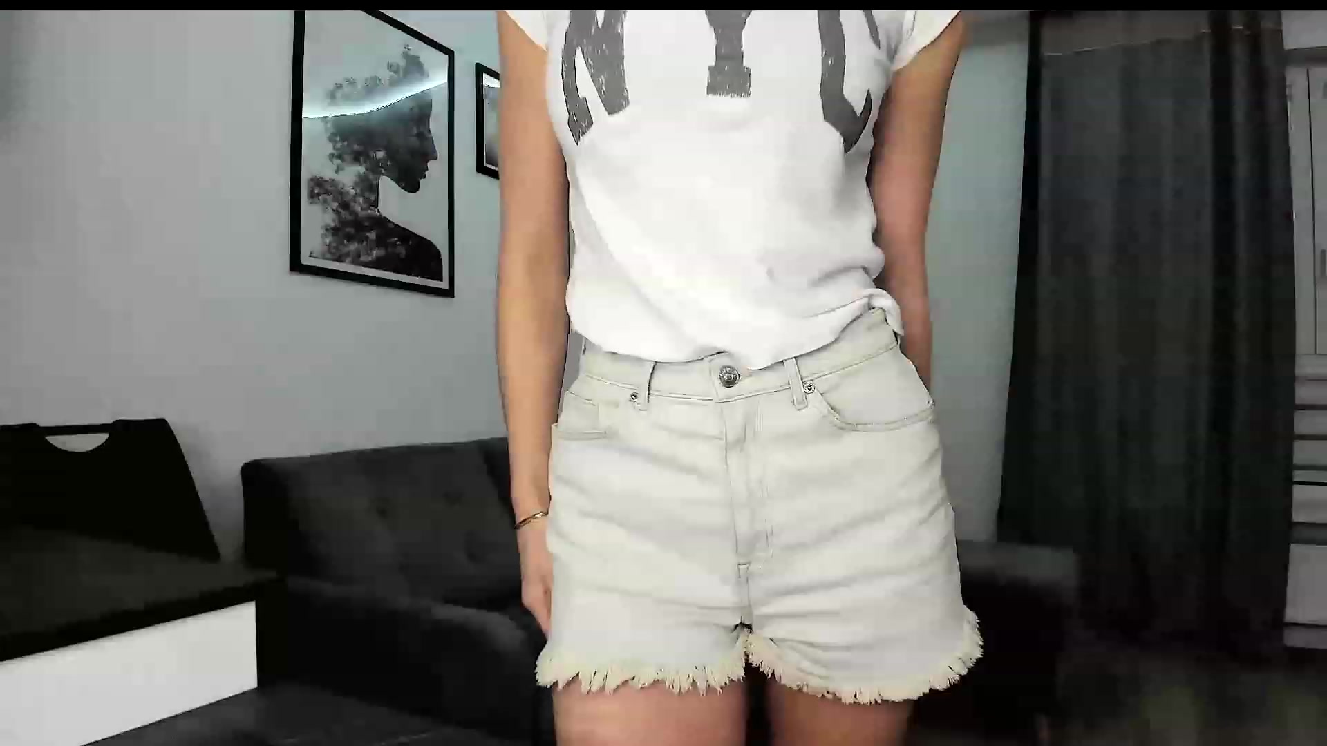 Gallery image thumbnail from Amber_Fry's myfreecams stream on, 11/15/2023, 15:56 image 3 of 20