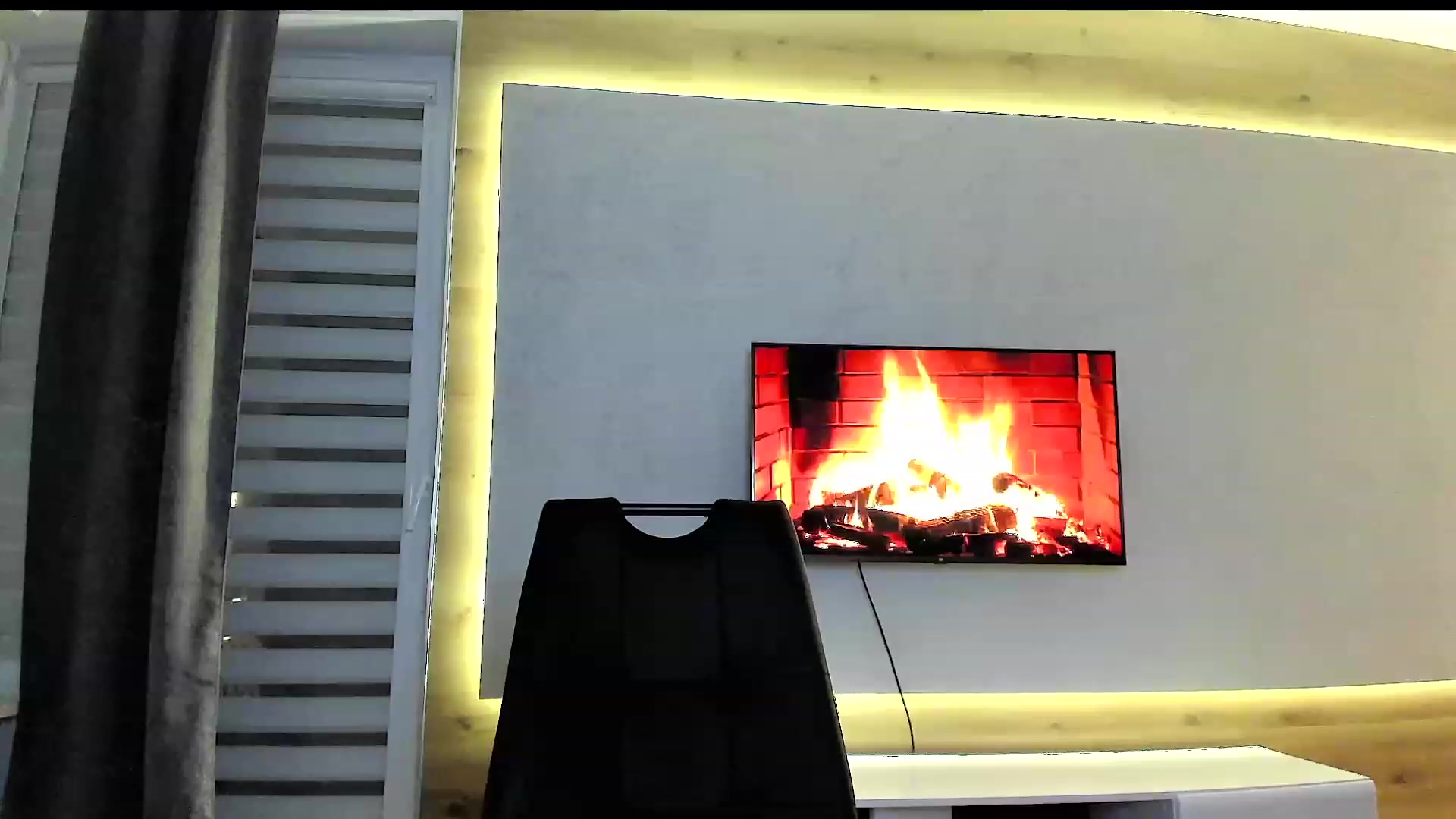 Gallery image thumbnail from Amber_Fry's myfreecams stream on, 11/16/2023, 16:05 image 11 of 20