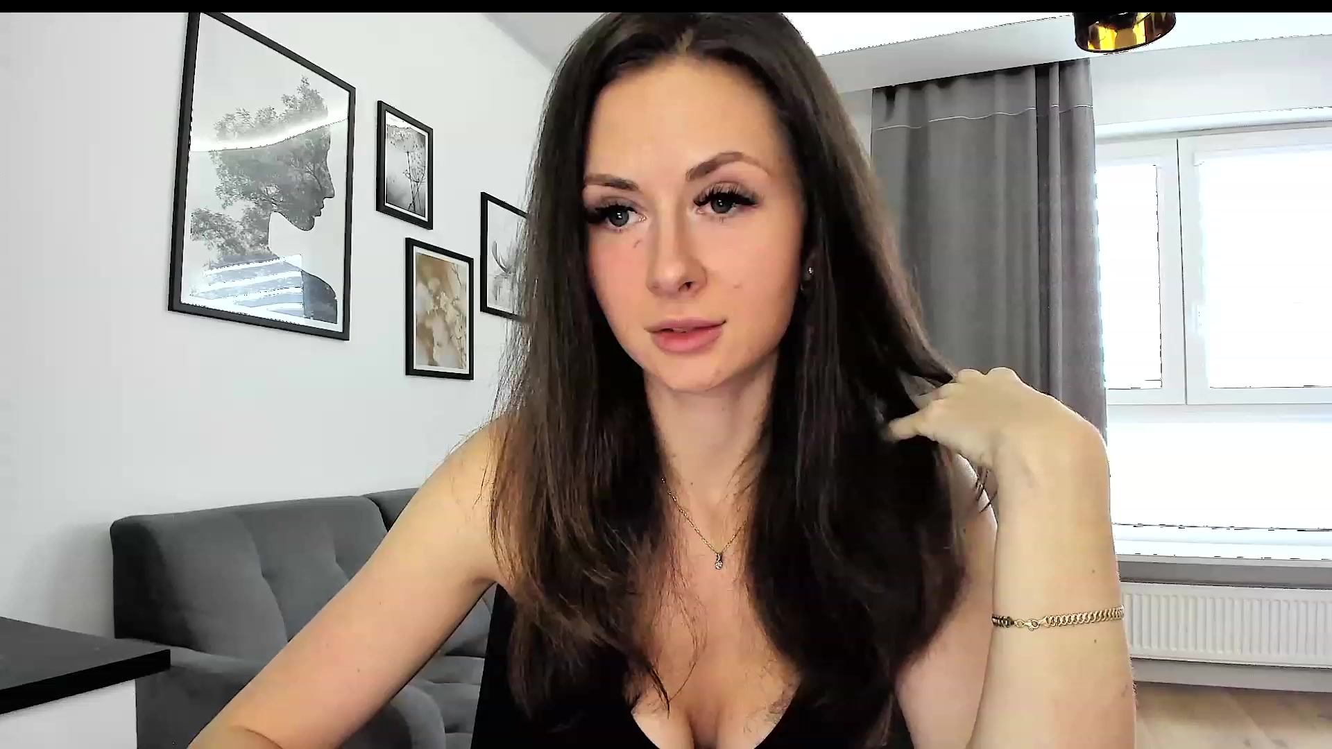 Gallery image thumbnail from Amber_Fry's myfreecams stream on, 12/03/2023, 14:34 image 1 of 20
