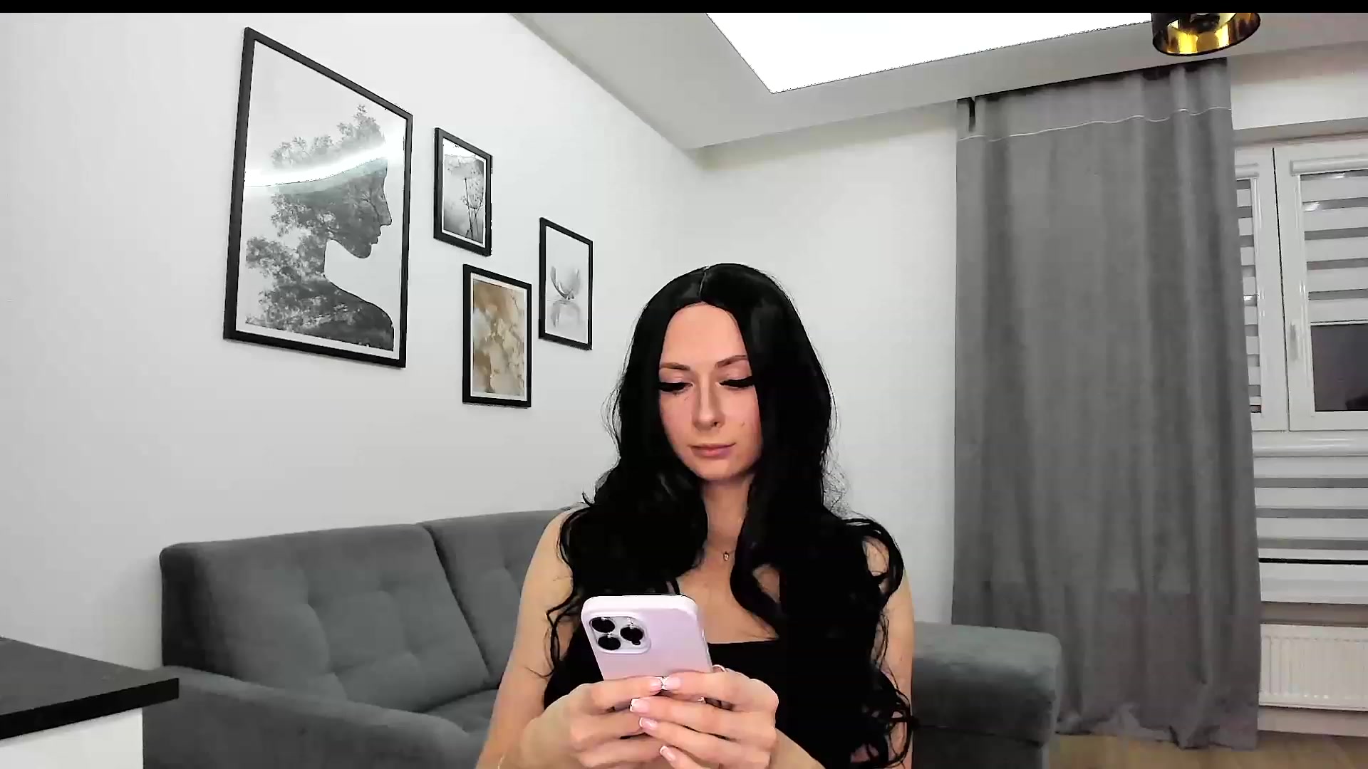 Gallery image thumbnail from Amber_Fry's myfreecams stream on, 12/05/2023, 17:40 image 9 of 20