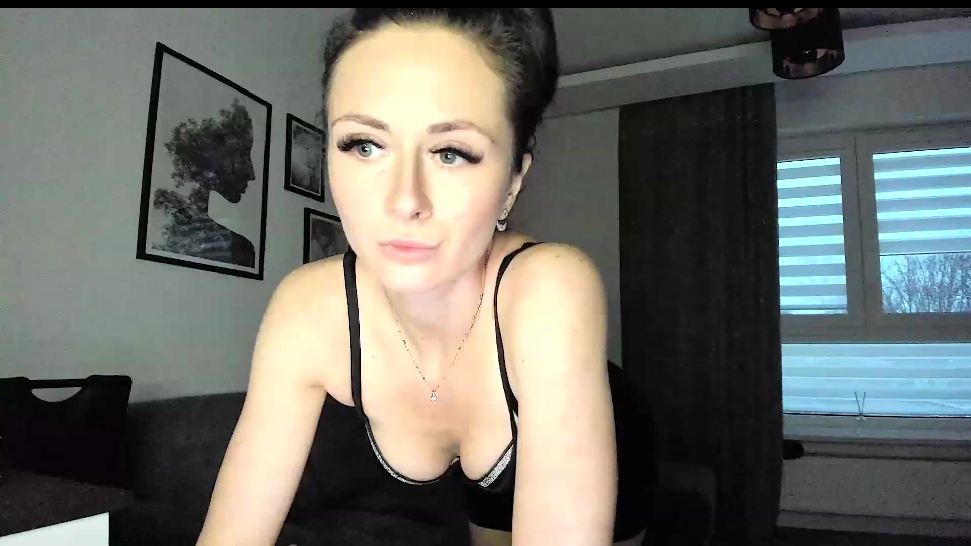 Gallery image thumbnail from Amber_Fry's myfreecams stream on, 12/10/2023, 14:58 image 12 of 20