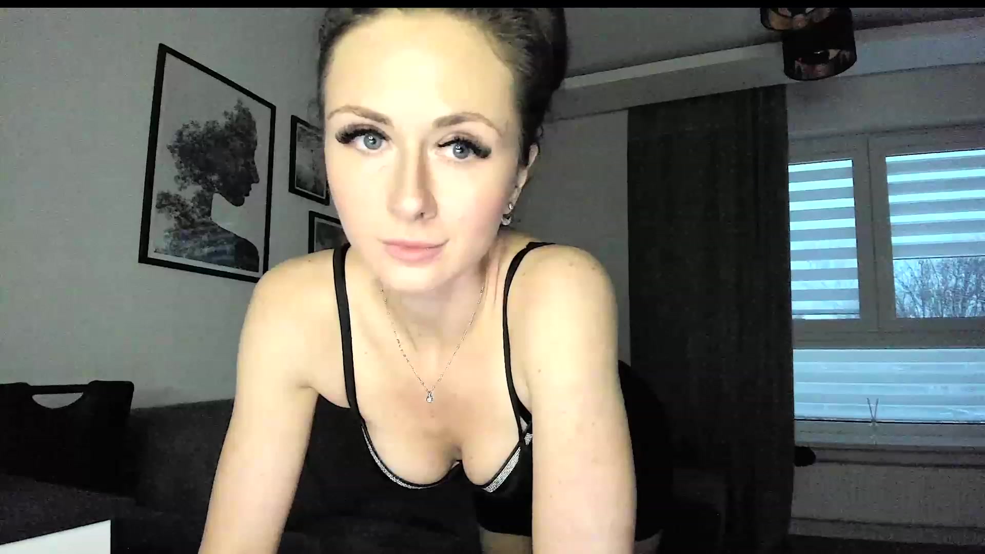 Gallery image thumbnail from Amber_Fry's myfreecams stream on, 12/10/2023, 14:58 image 13 of 20