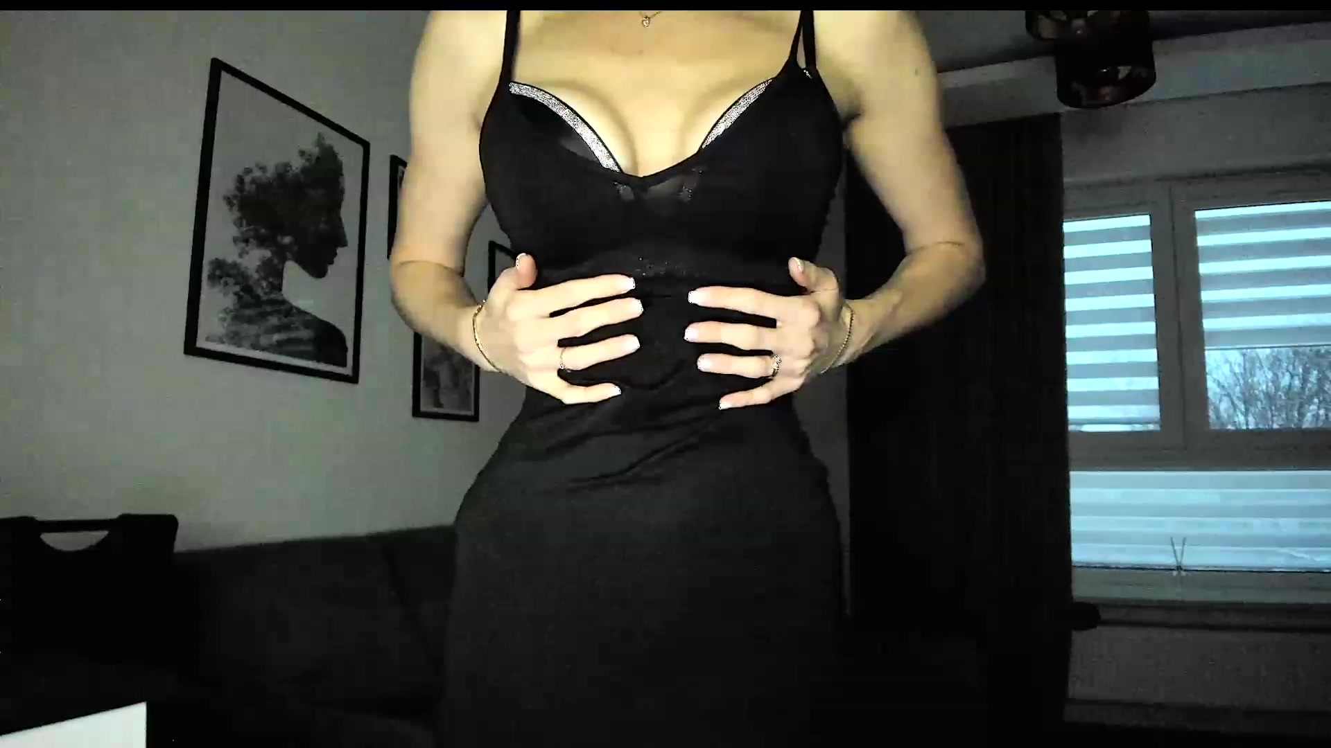 Gallery image thumbnail from Amber_Fry's myfreecams stream on, 12/10/2023, 14:58 image 11 of 20