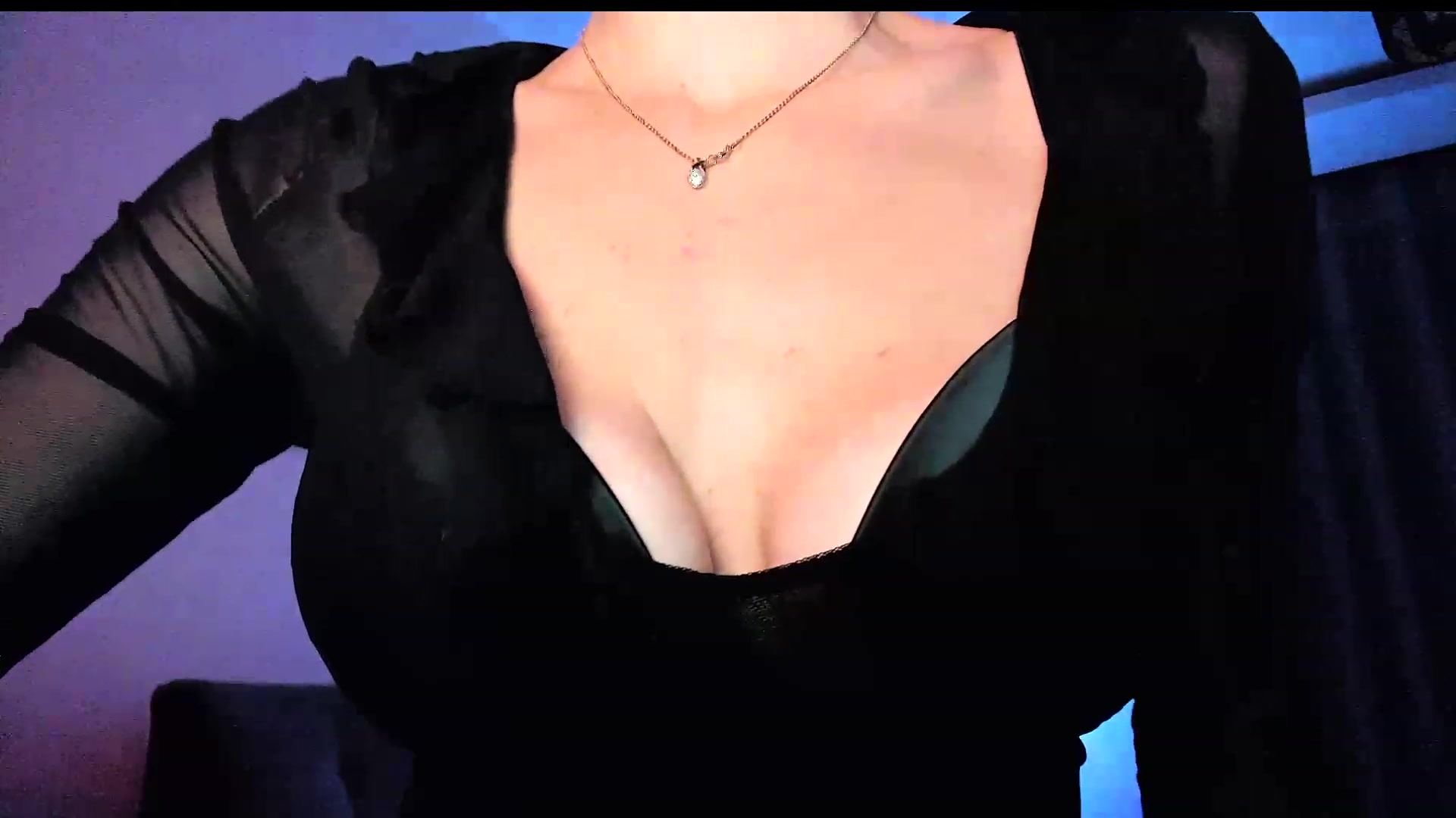 Gallery image thumbnail from Amber_Fry's myfreecams stream on, 12/17/2023, 16:37 image 10 of 20