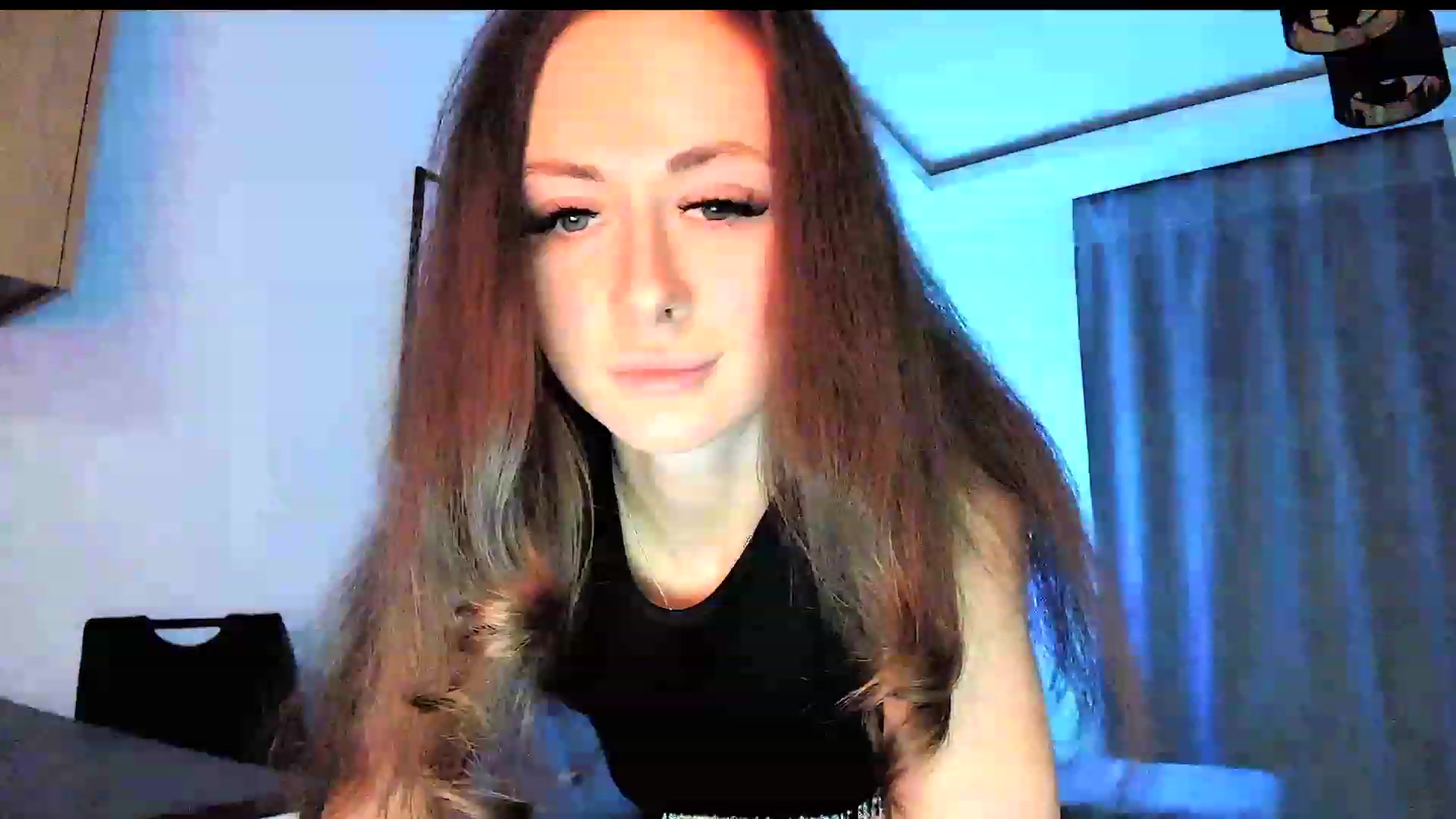 Gallery image thumbnail from Amber_Fry's myfreecams stream on, 12/19/2023, 14:48 image 19 of 20