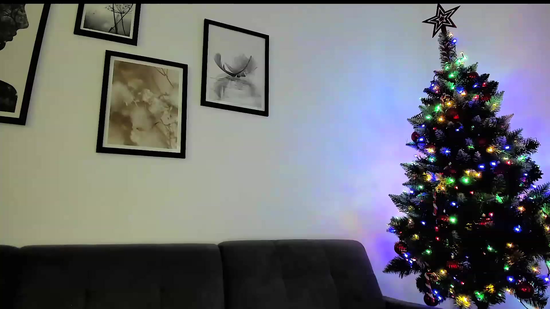 Gallery image thumbnail from Amber_Fry's myfreecams stream on, 12/20/2023, 14:25 image 13 of 20