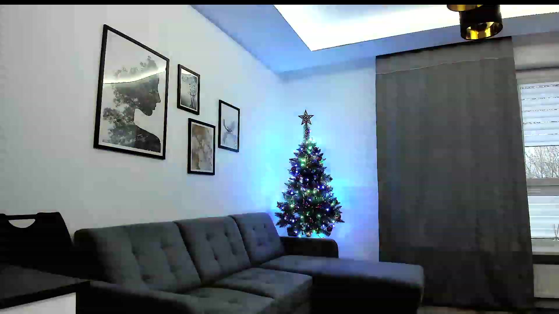 Gallery image thumbnail from Amber_Fry's myfreecams stream on, 12/21/2023, 14:51 image 1 of 20