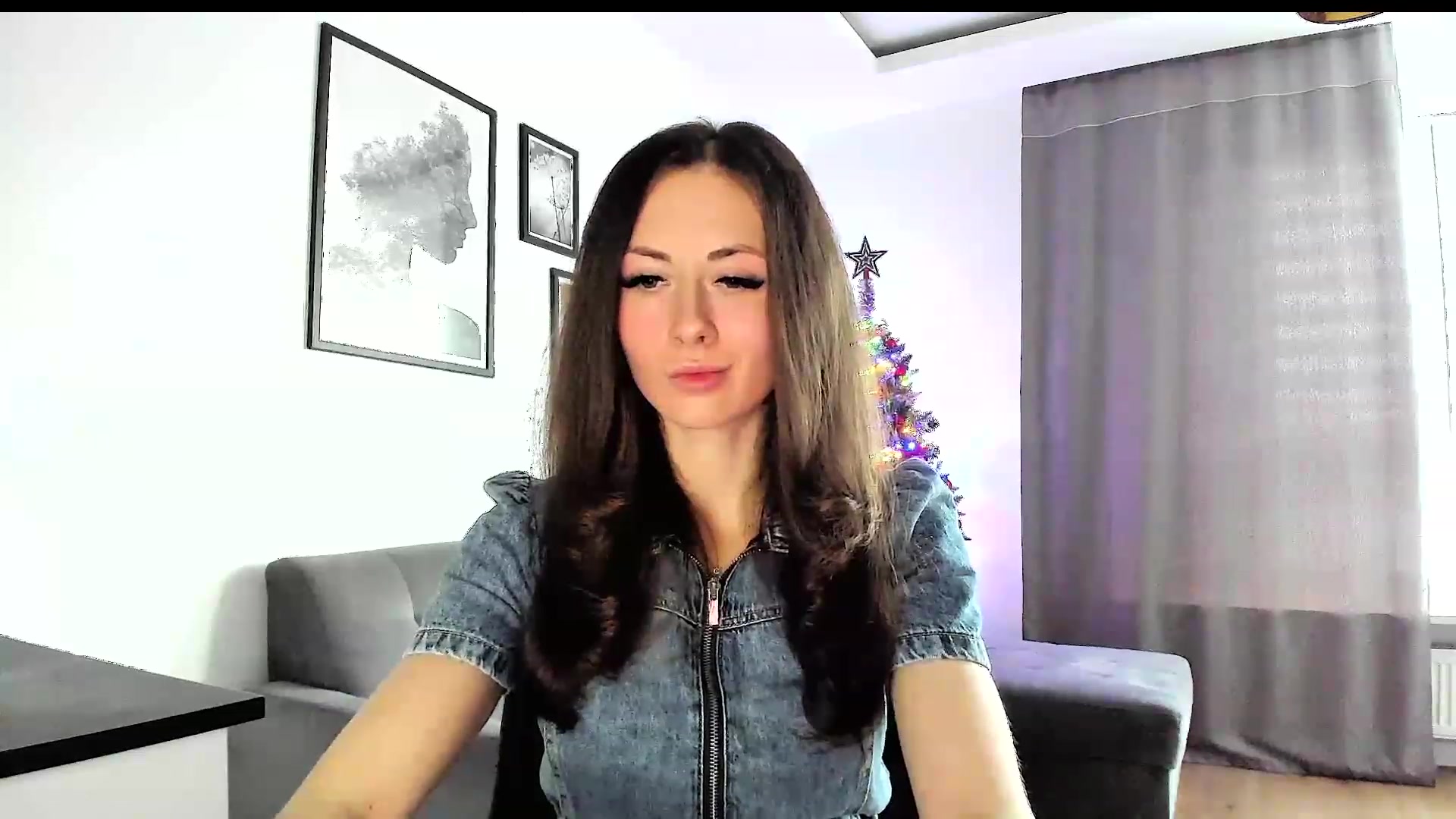 Gallery image thumbnail from Amber_Fry's myfreecams stream on, 12/23/2023, 14:18 image 12 of 20