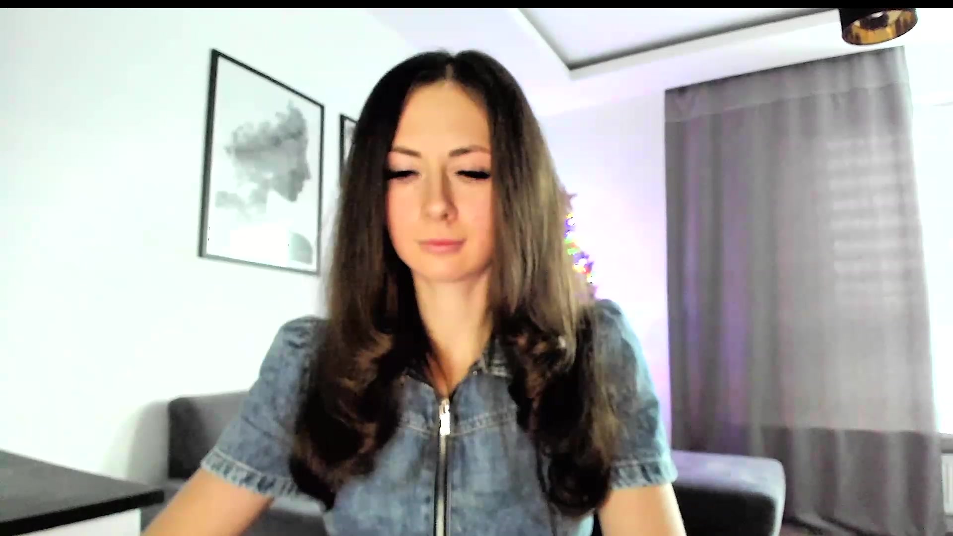 Gallery image thumbnail from Amber_Fry's myfreecams stream on, 12/23/2023, 14:18 image 14 of 20