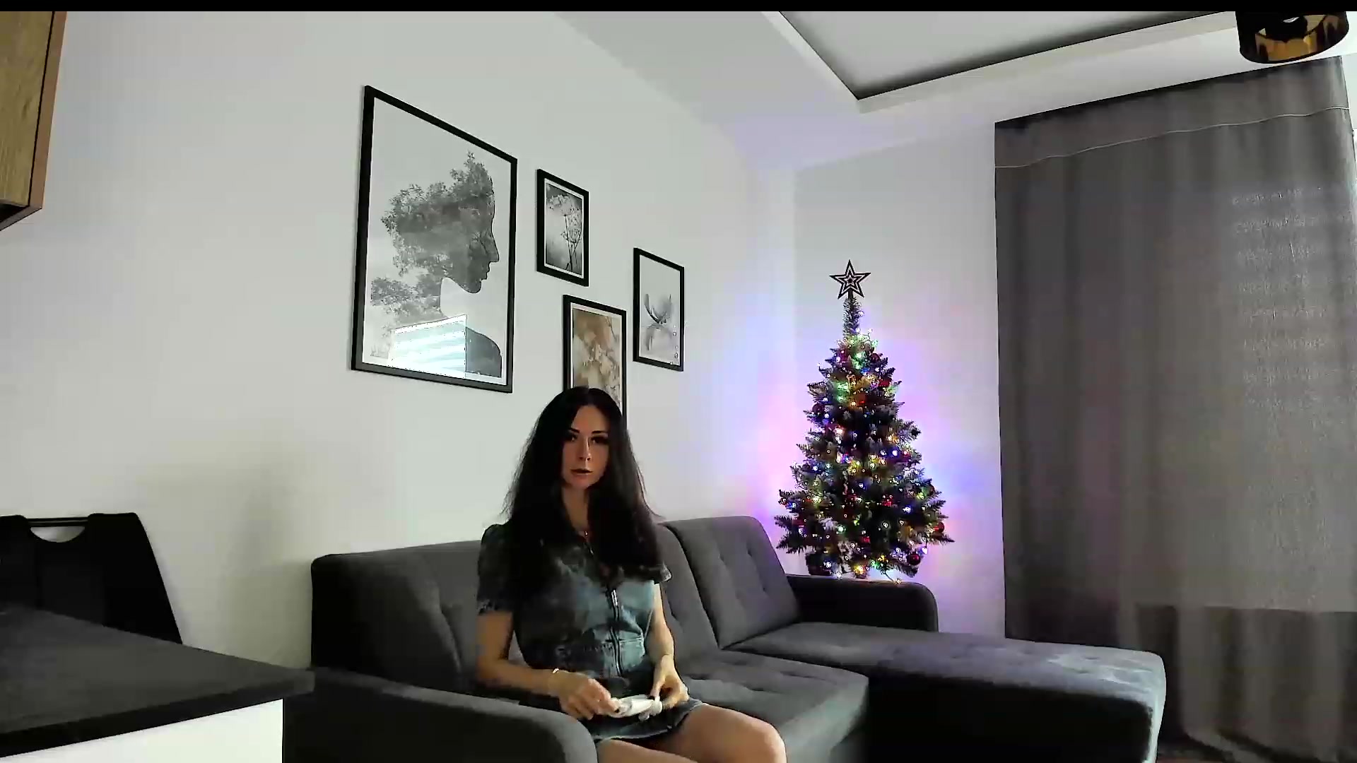Gallery image thumbnail from Amber_Fry's myfreecams stream on, 12/23/2023, 14:18 image 3 of 20