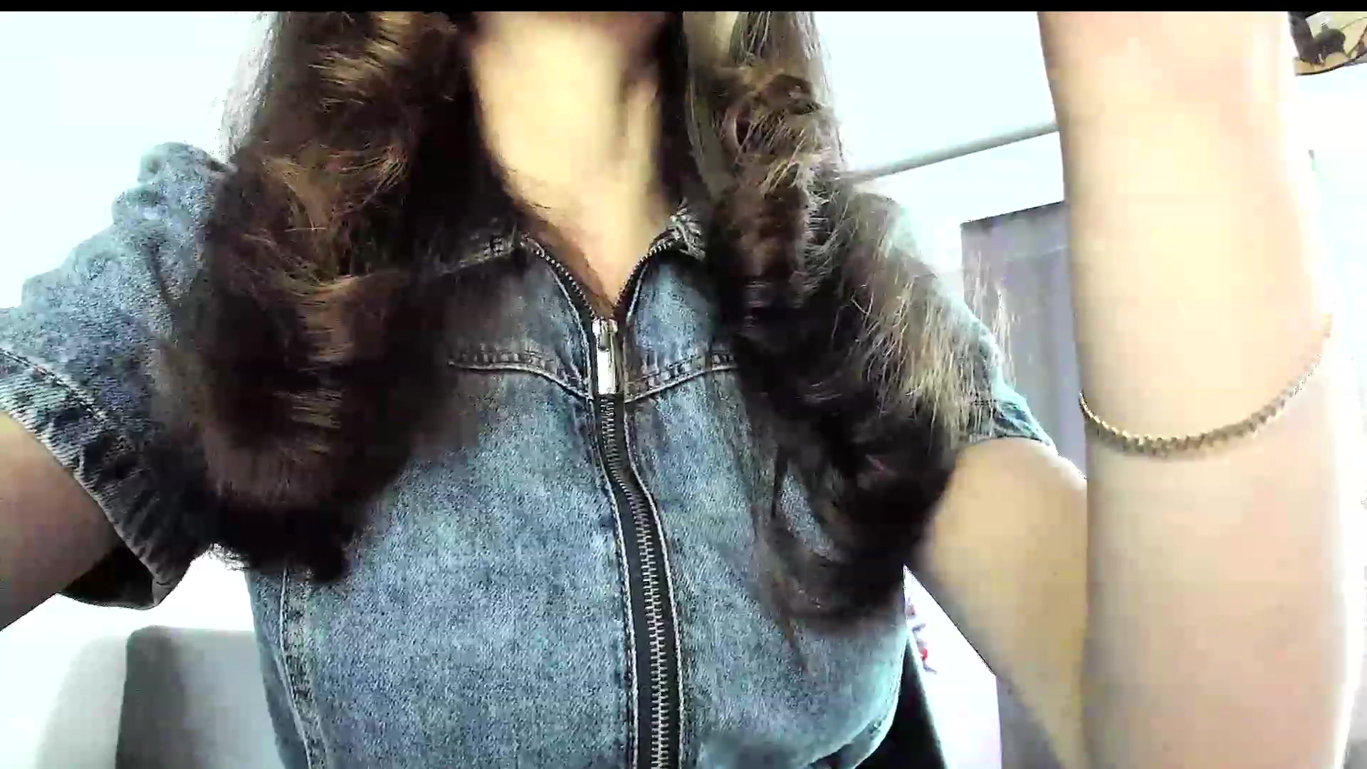 Gallery image thumbnail from Amber_Fry's myfreecams stream on, 12/23/2023, 14:18 image 15 of 20