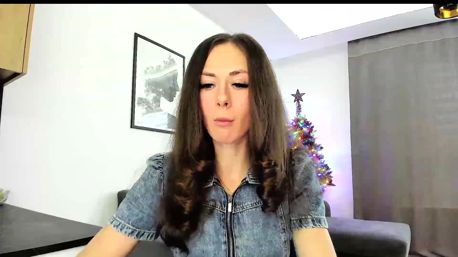 Gallery image thumbnail from Amber_Fry's myfreecams stream on, 12/23/2023, 14:18 image 18 of 20